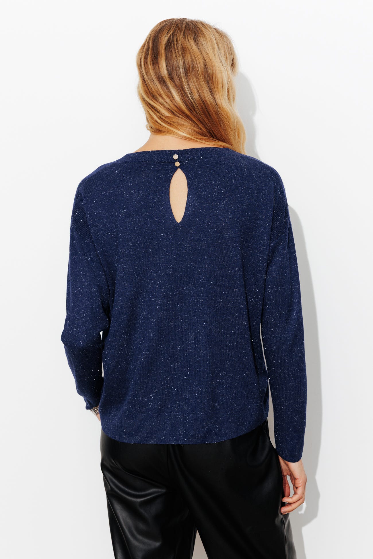 Glänzender Feinstrickpullover