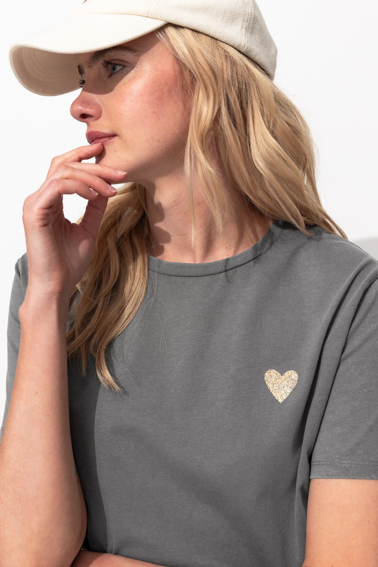 T-shirt motif coeur paillettes