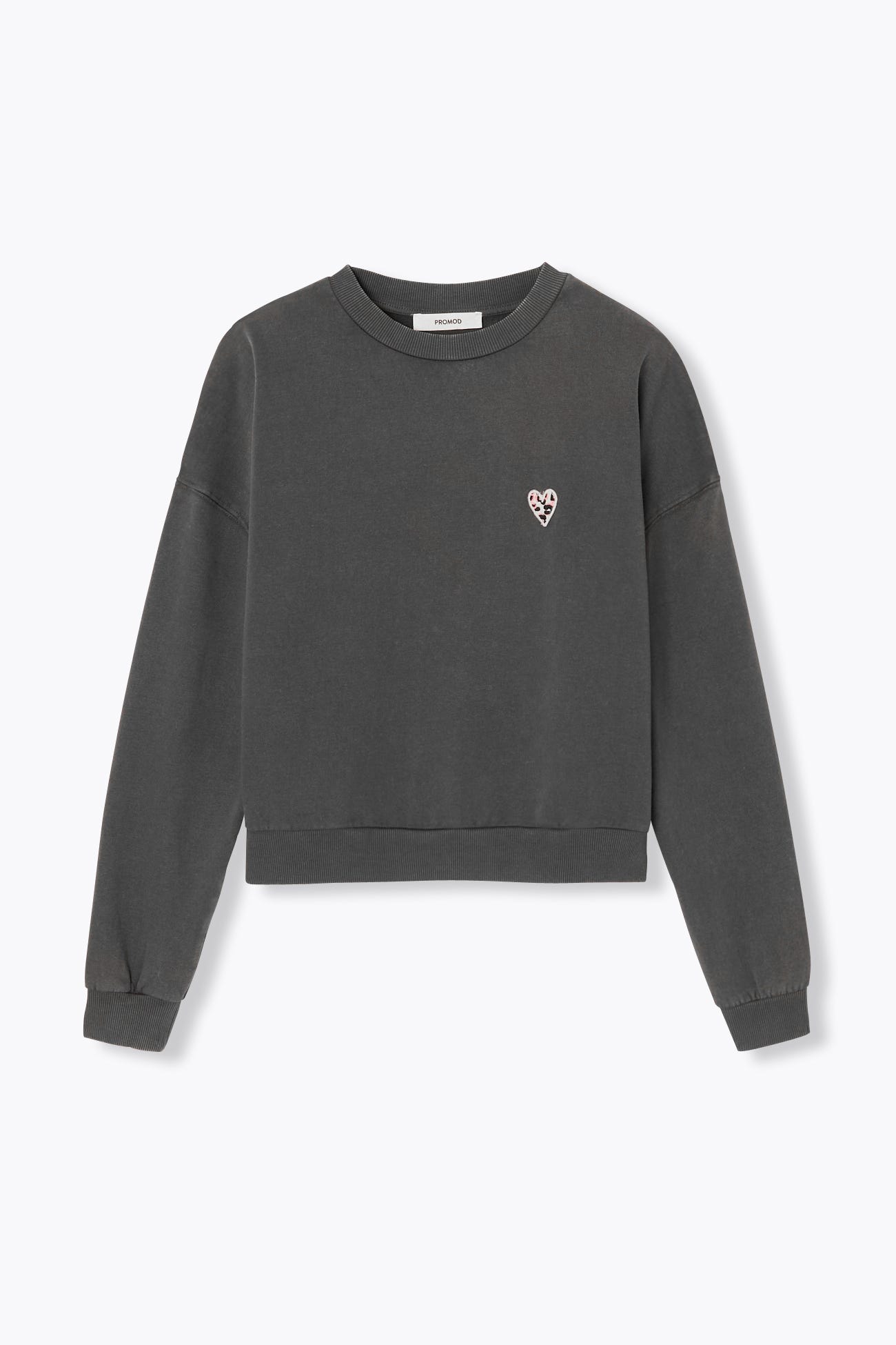 Sudadera corazón bordado