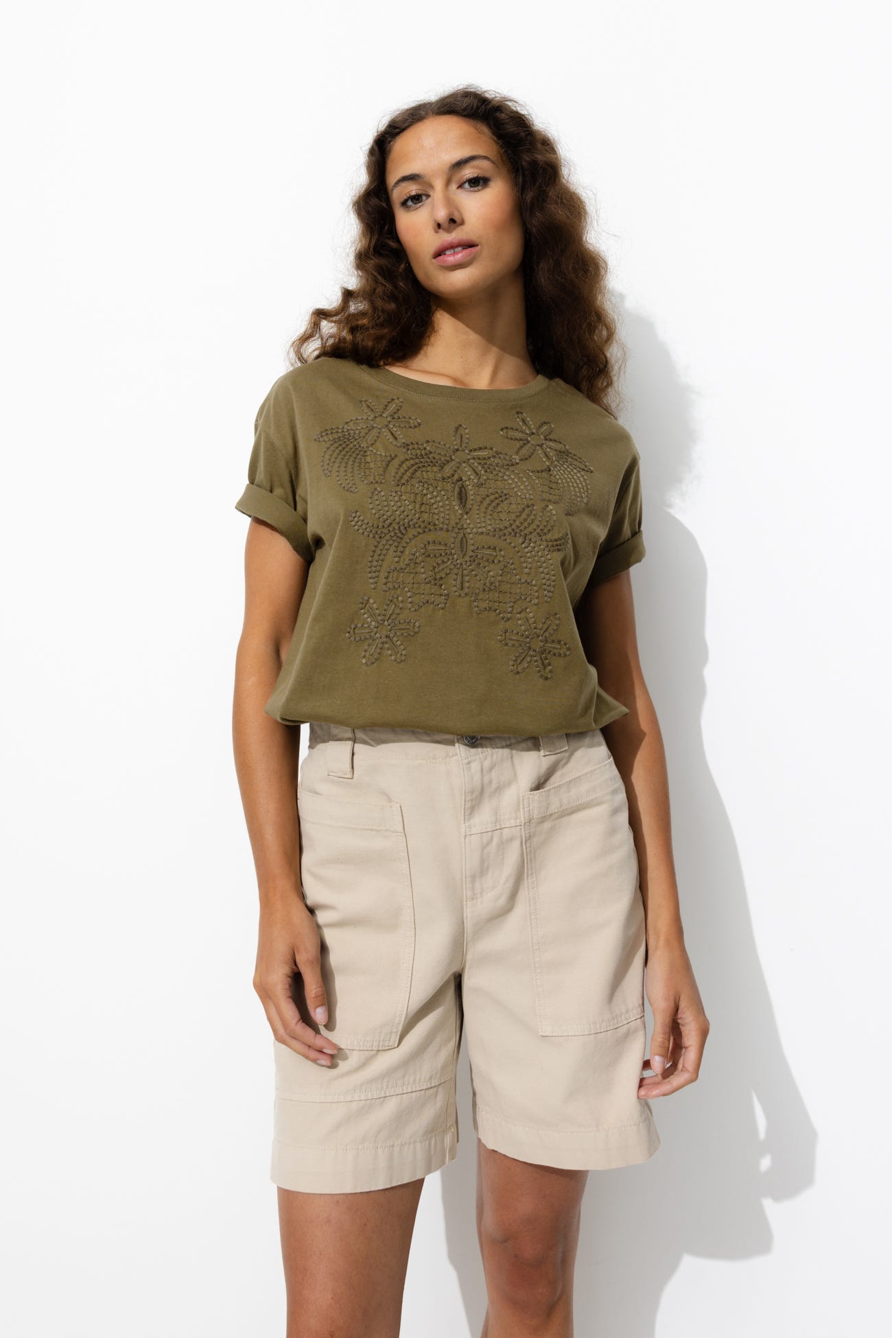 T-shirt brodé Femme