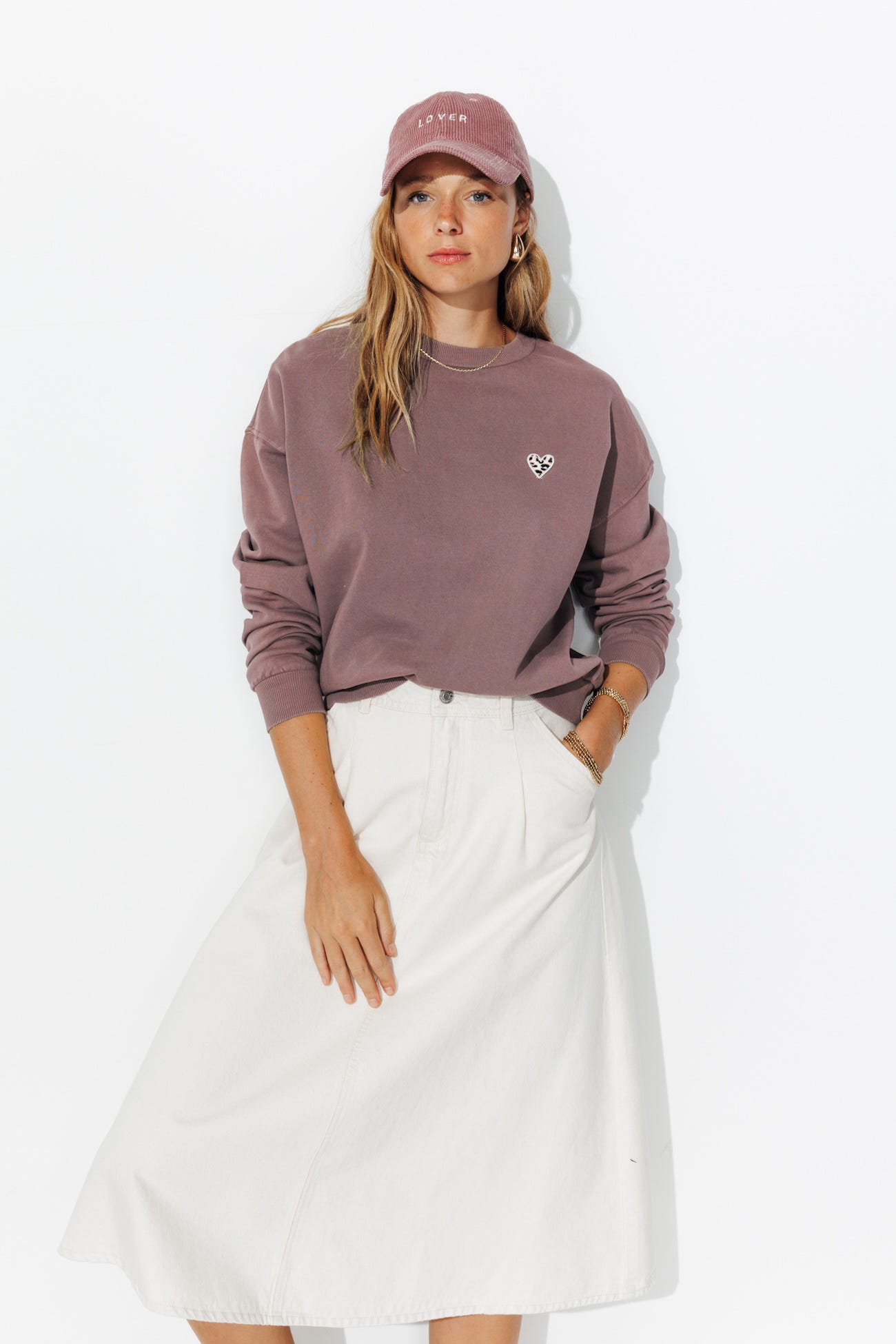 Sudadera corazón bordado