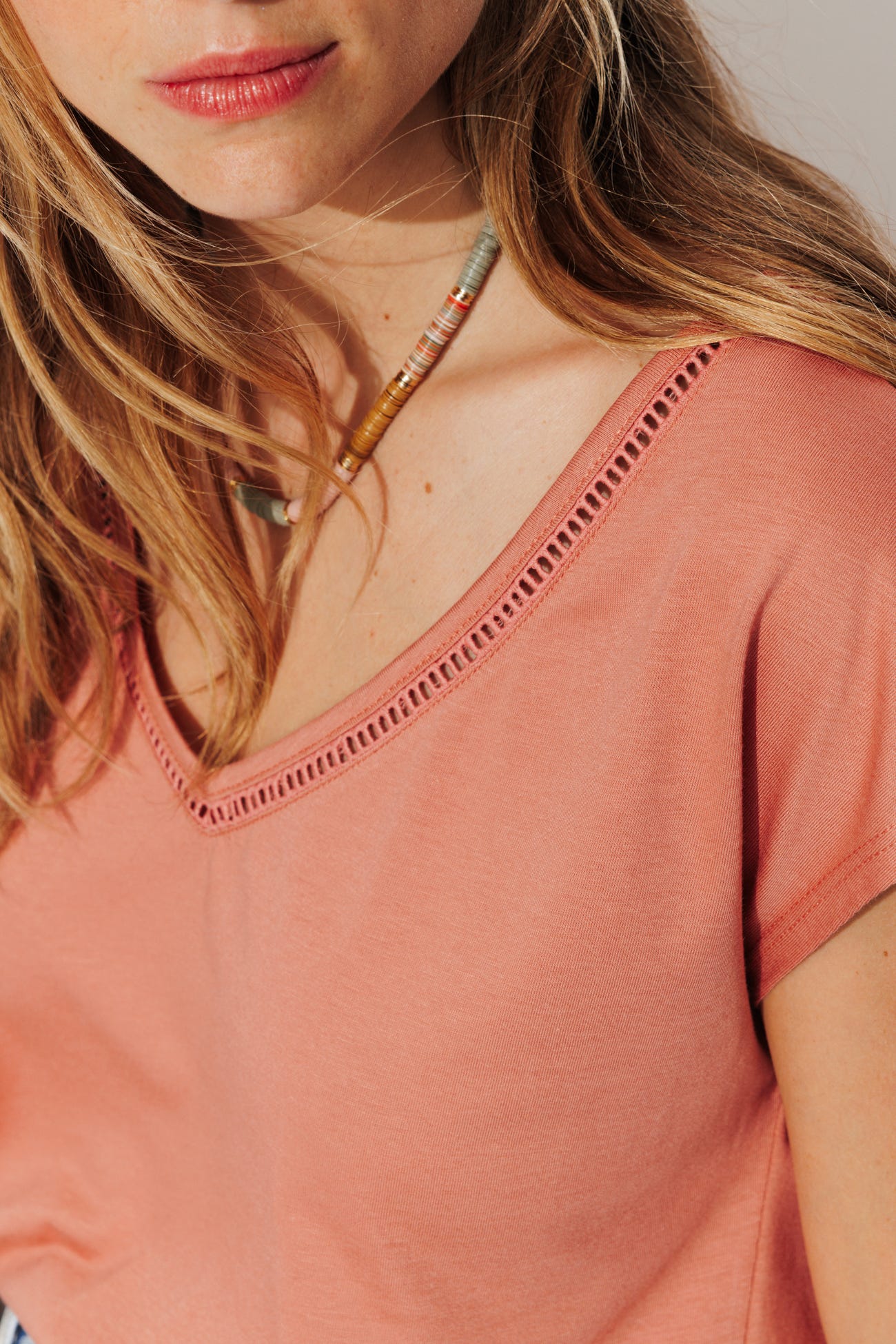 T-shirt col V uni Femme