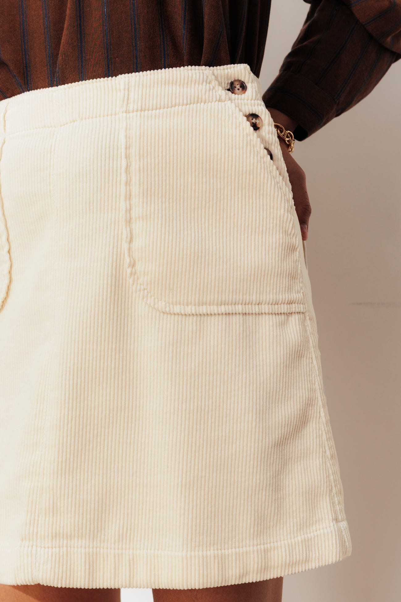 Short corduroy skirt