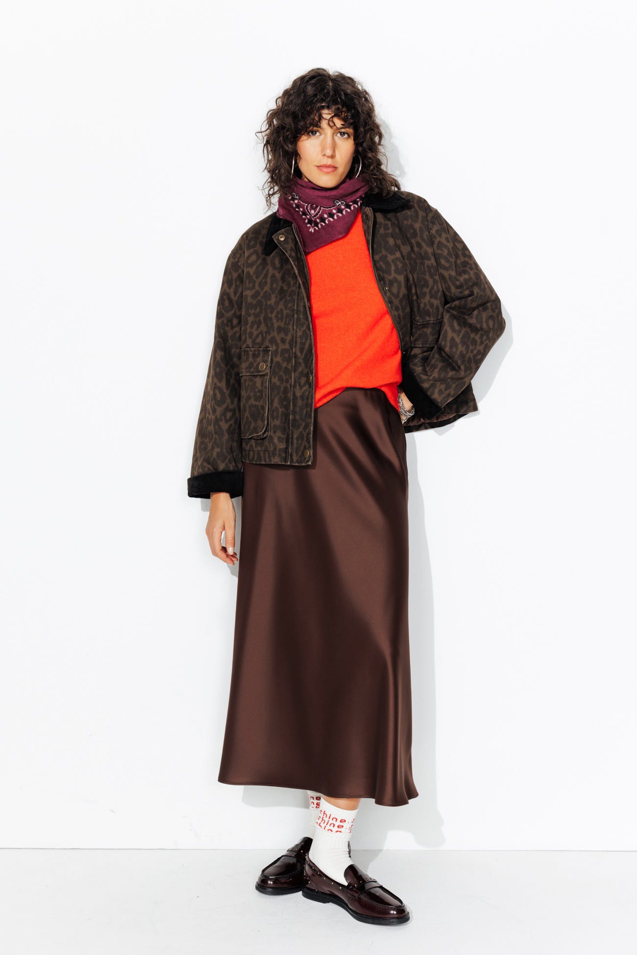 Jupe midi en satin Femme