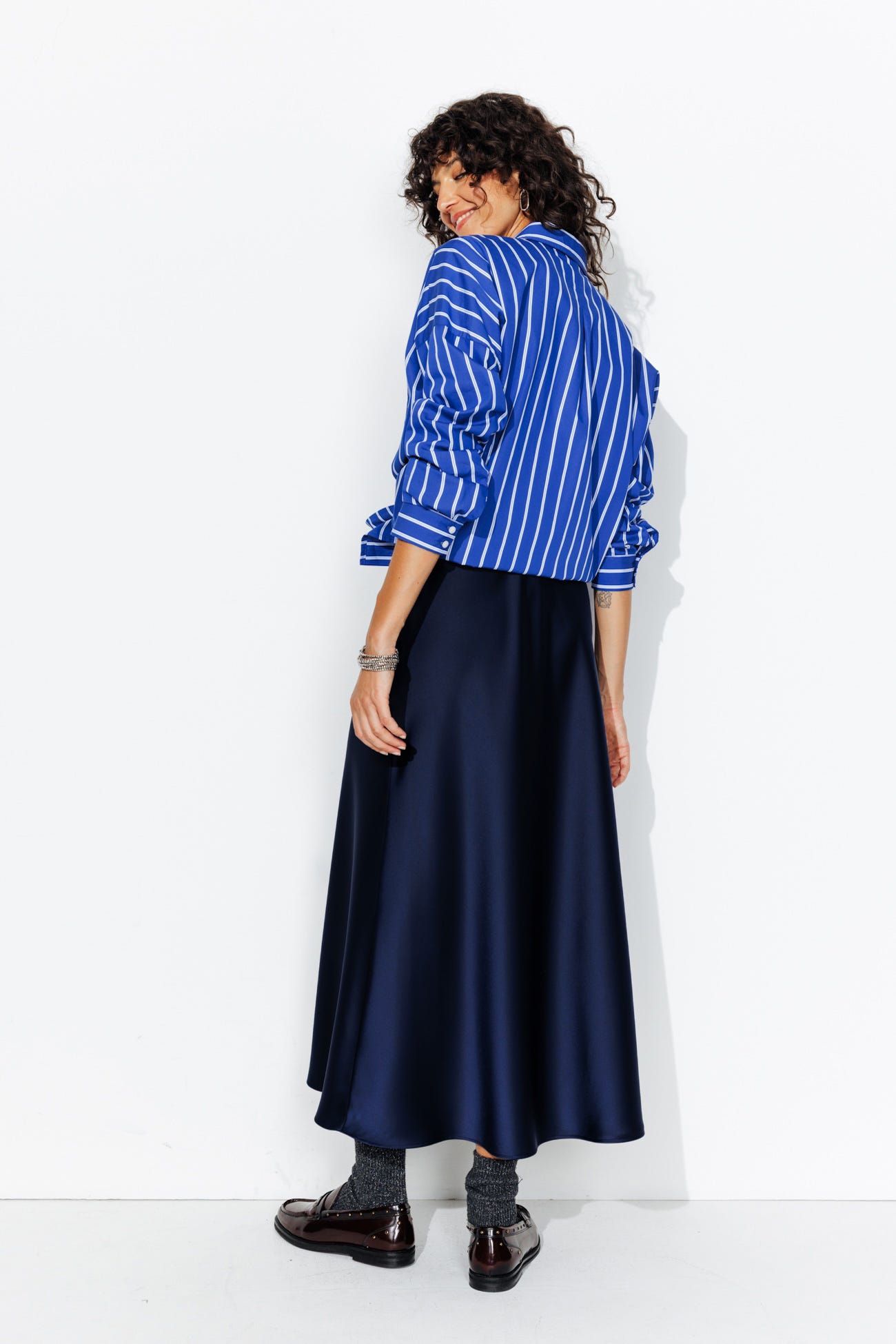 Jupe midi en satin Femme