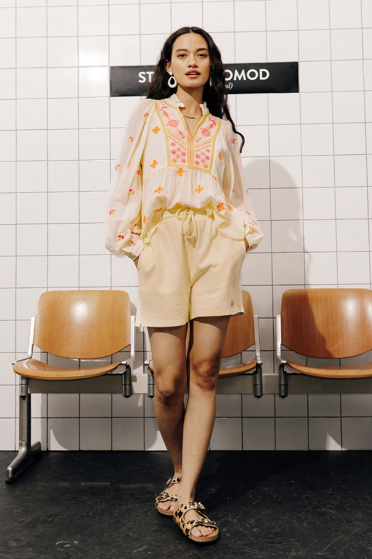 Blusa bordada flúor