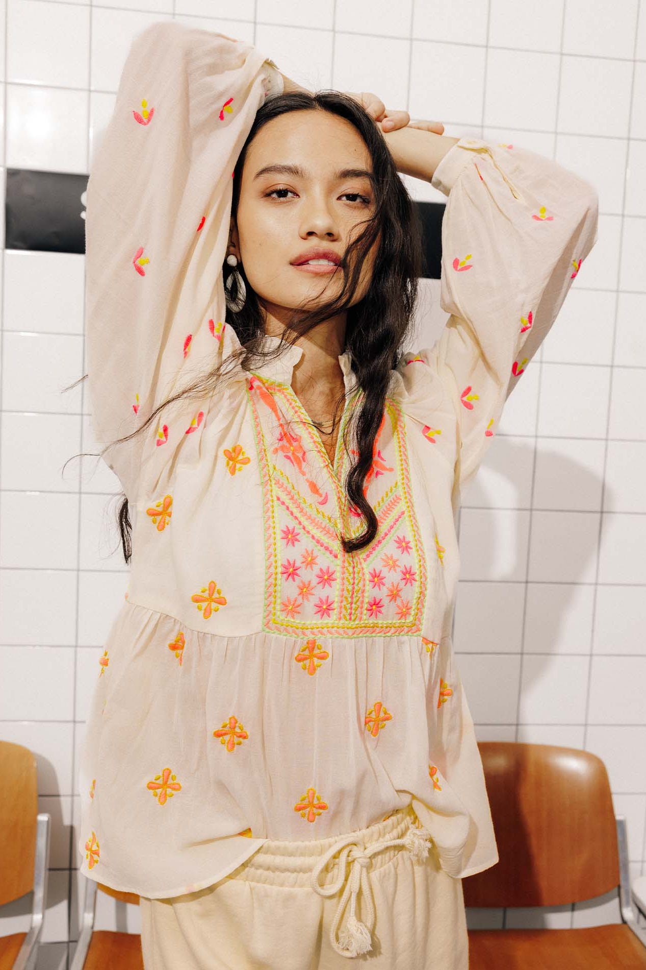 Blusa bordada flúor