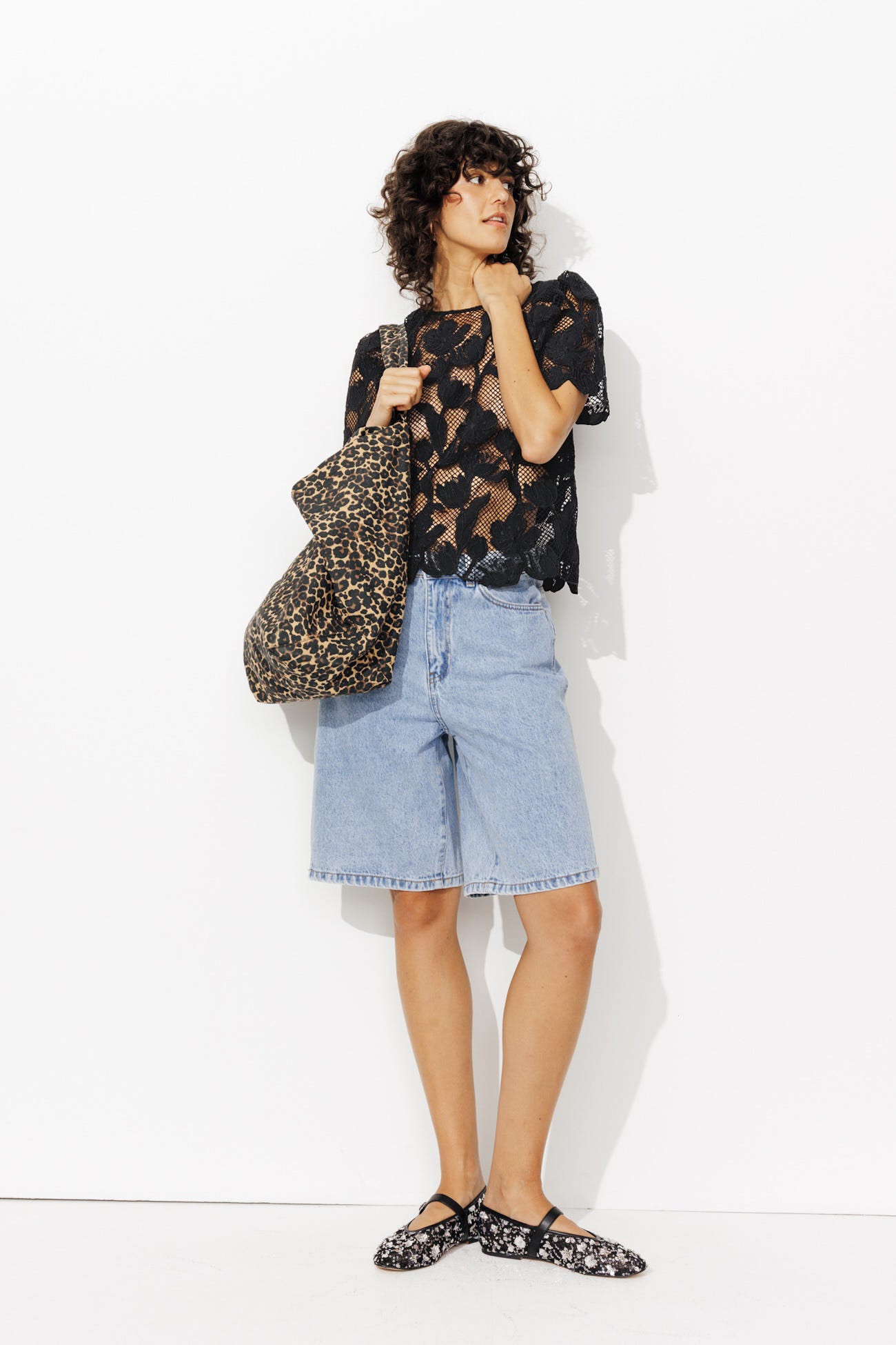 Blouse en guipure brodée