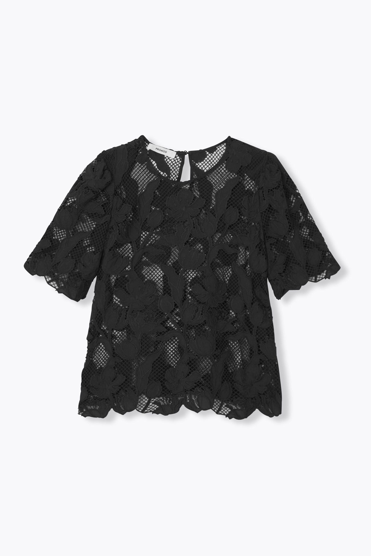 Blouse en guipure brodée