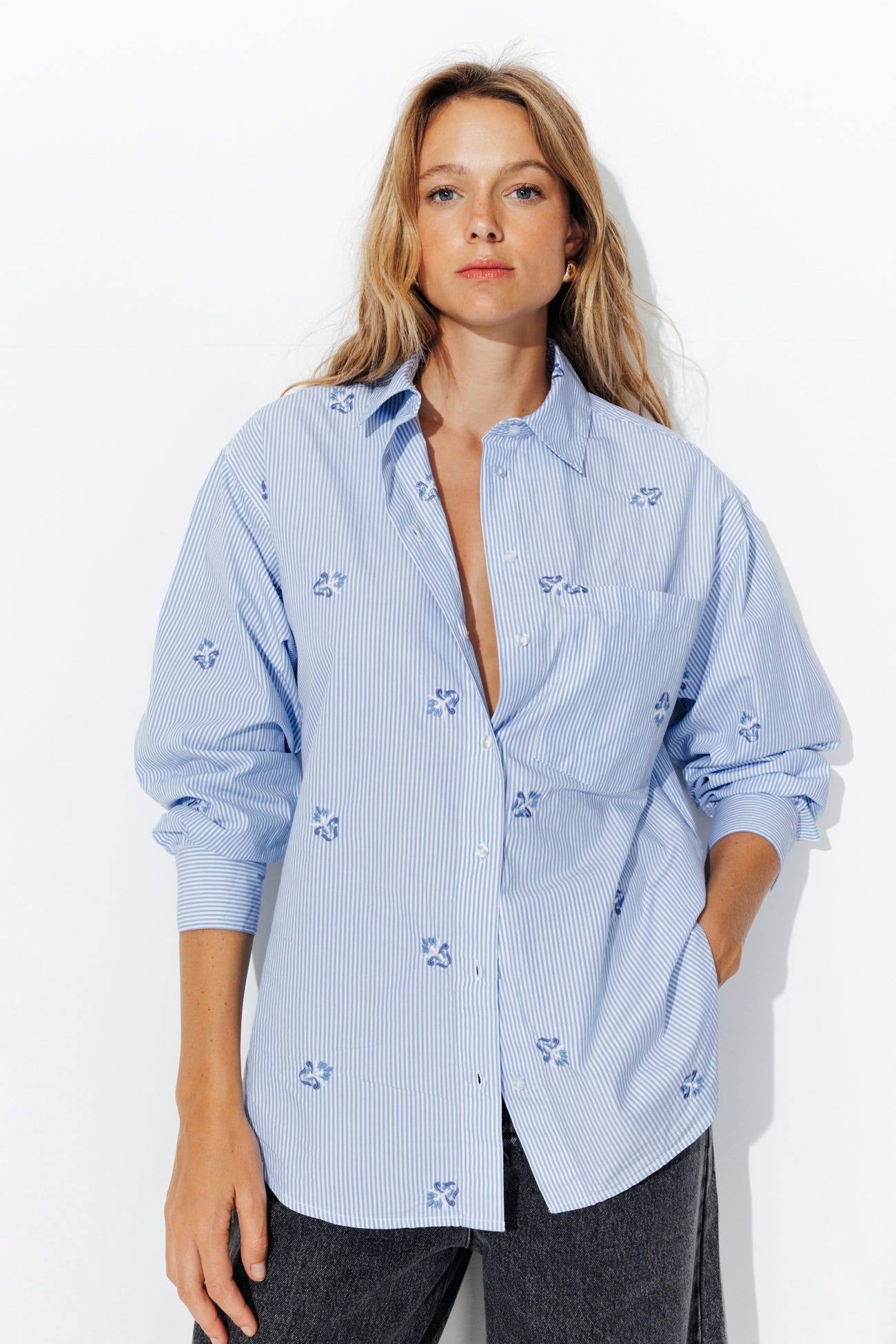 Chemise oversize rayée brodée