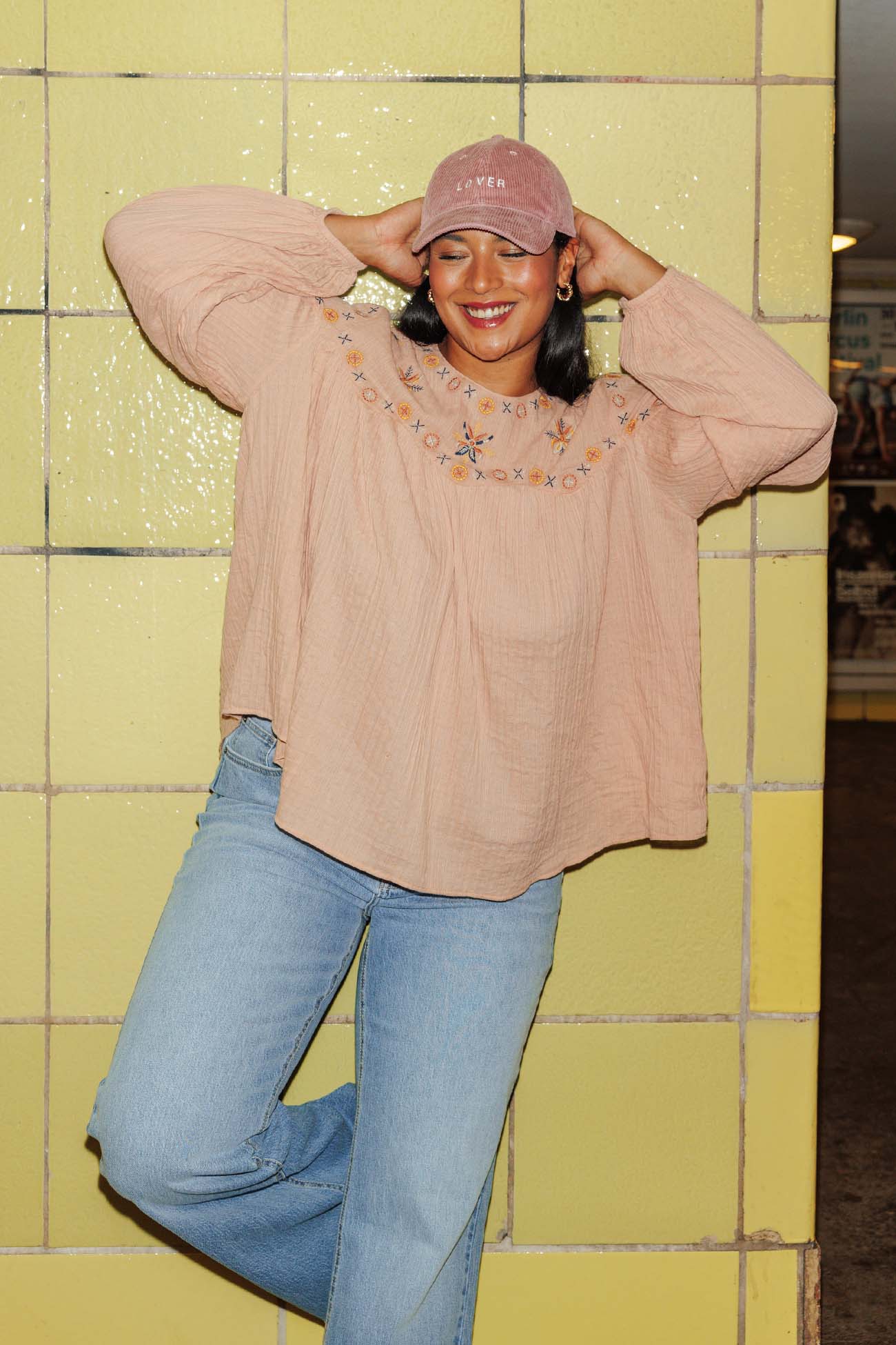 Blusa bordada oversize