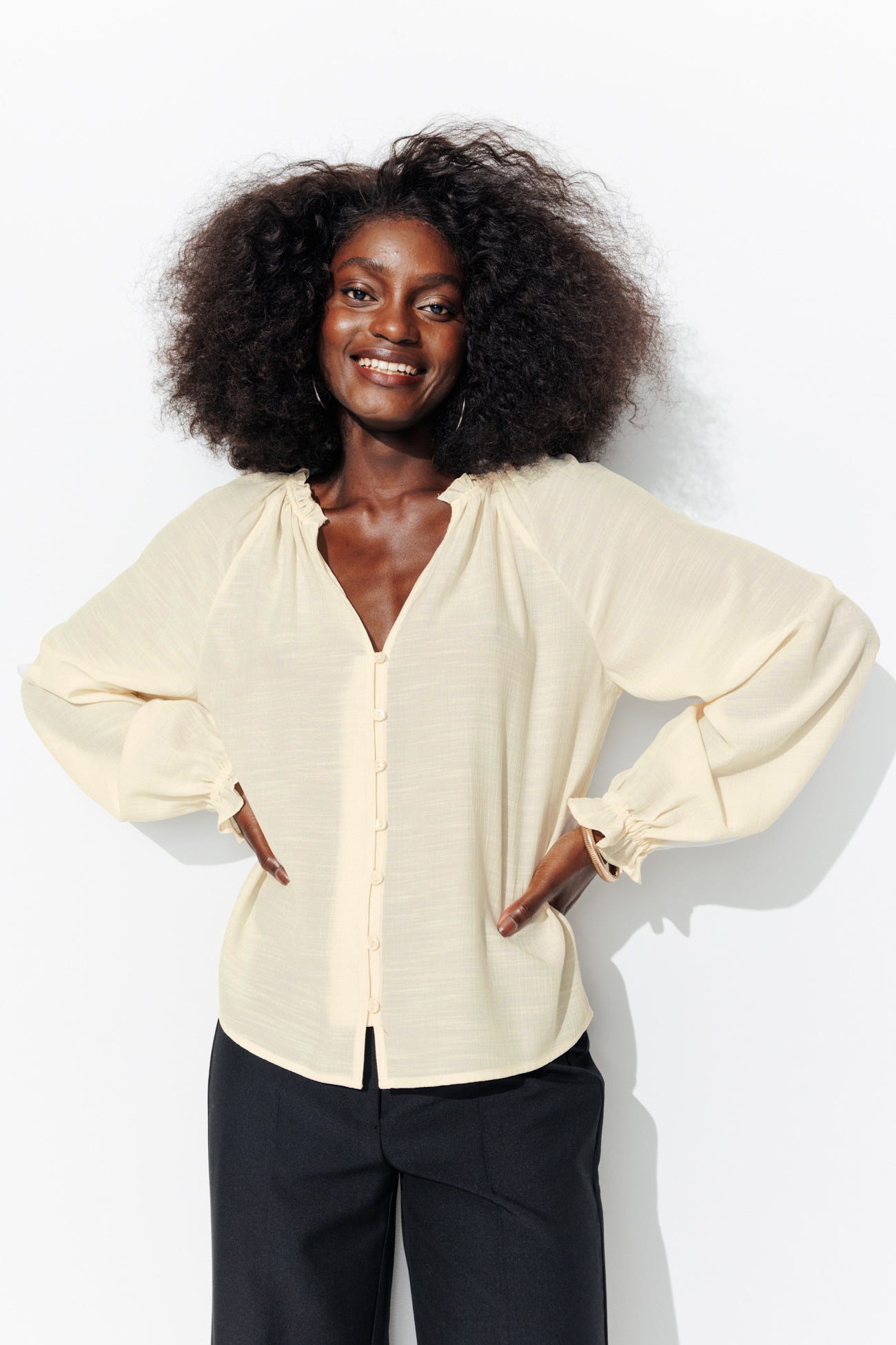Shirt with frilly collar