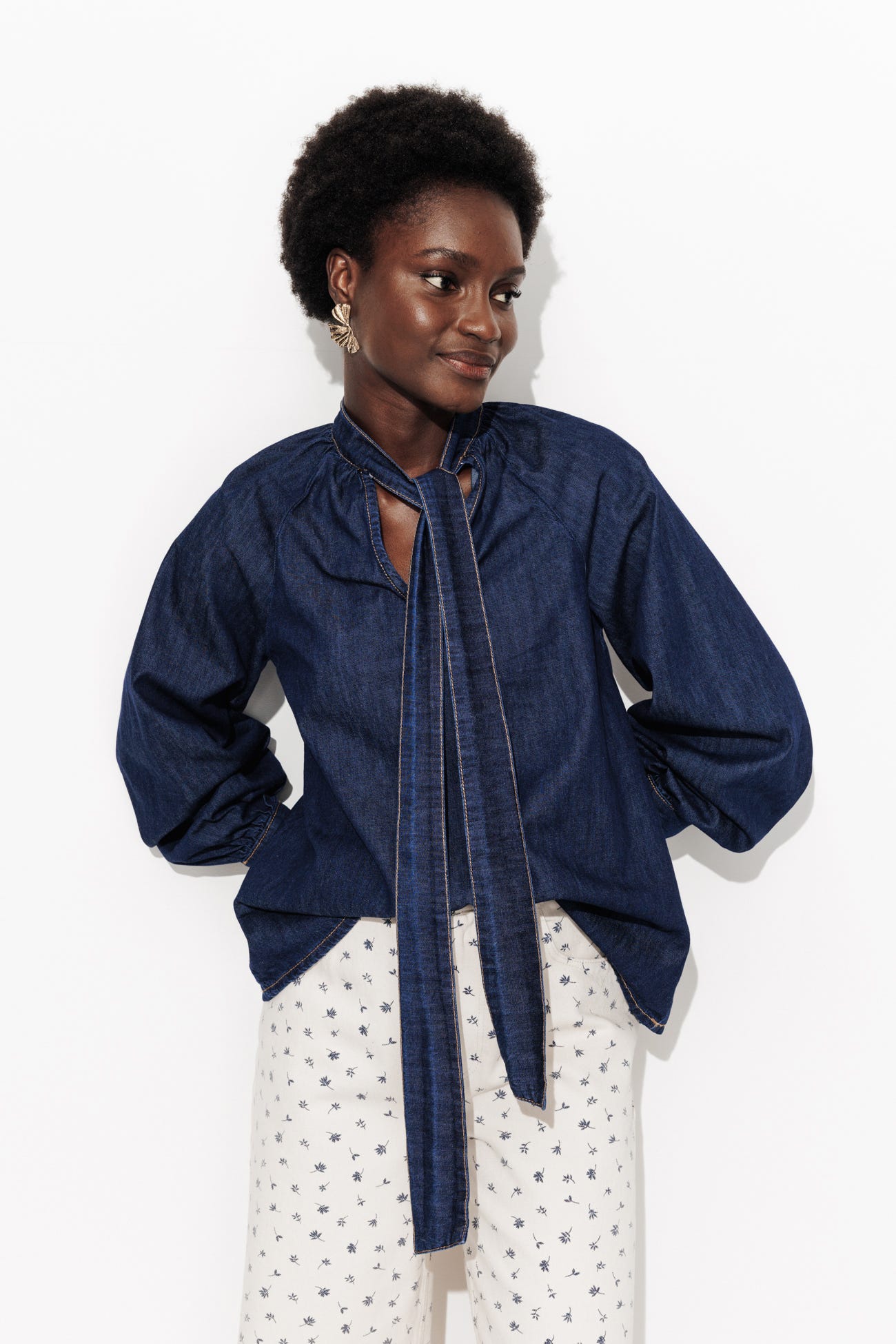 Jeansbluse mit Schalkragen