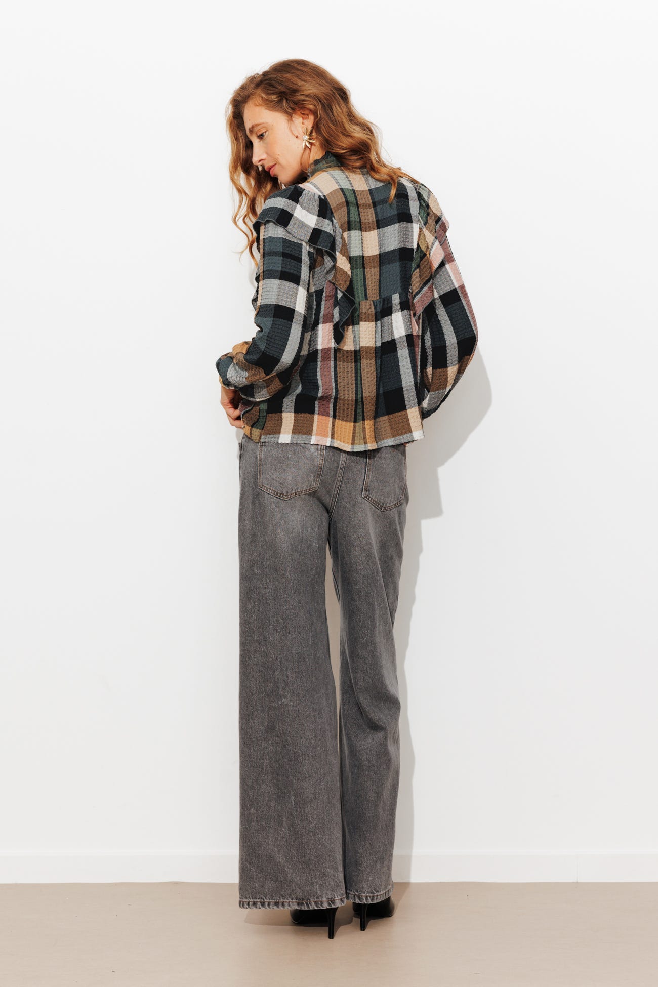 Blouse volantée à carreaux