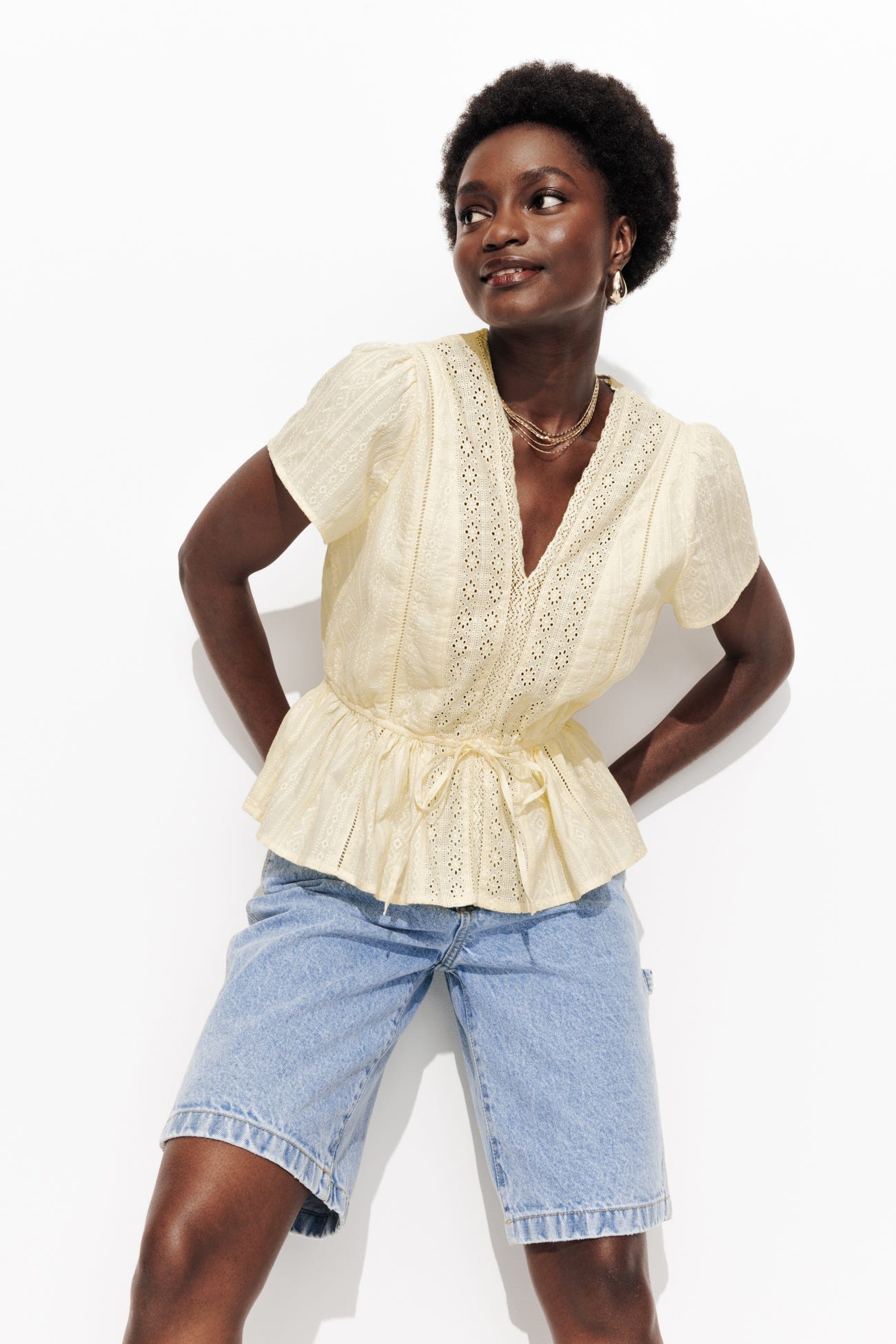 Blouse ajourée brodée Femme