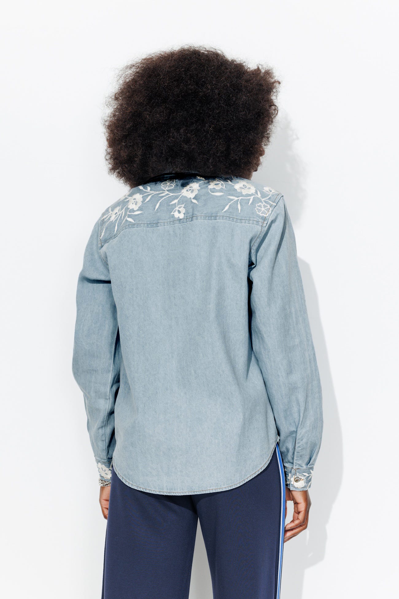 Chemise en jean brodé Femme