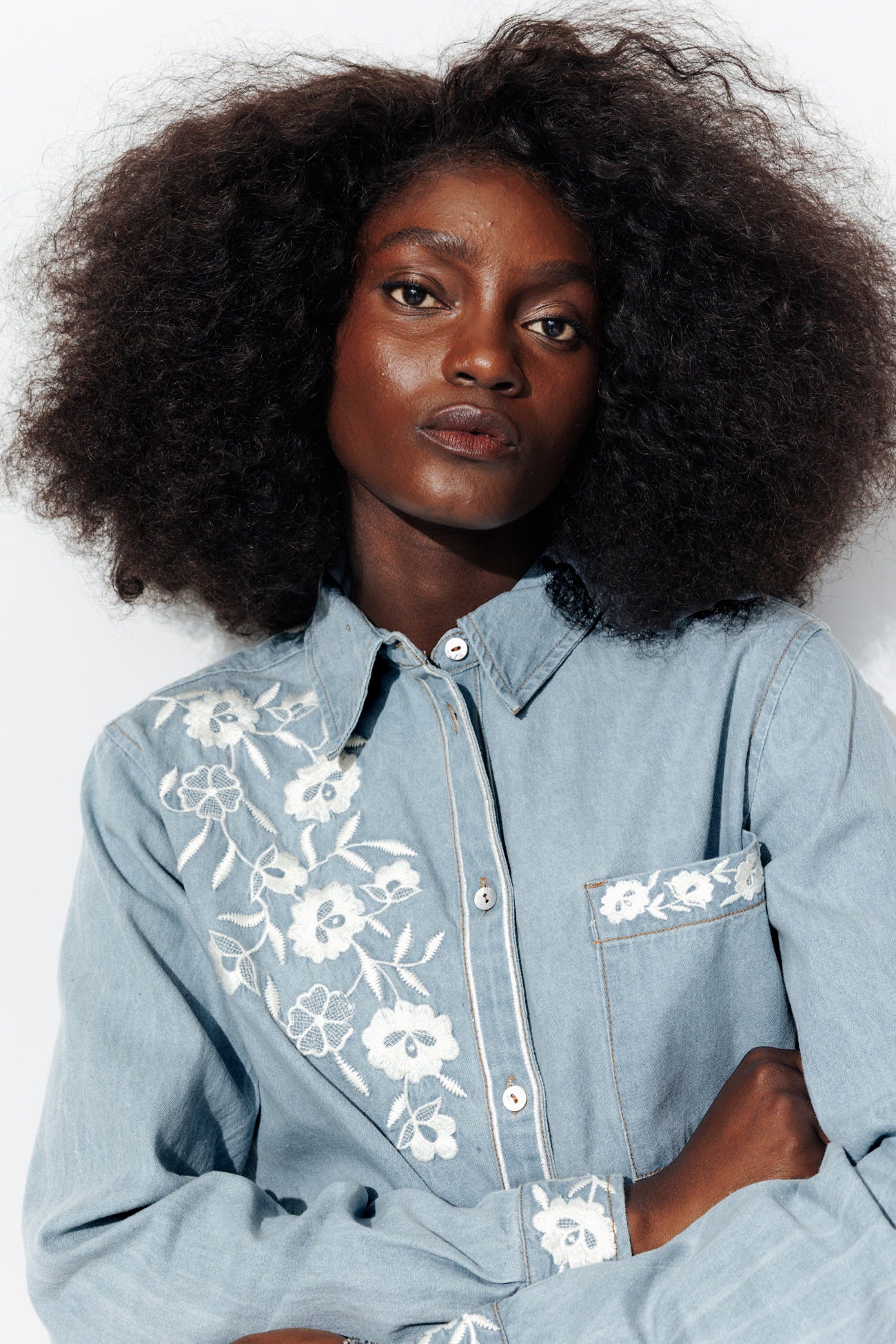 Chemise en jean brodé Femme