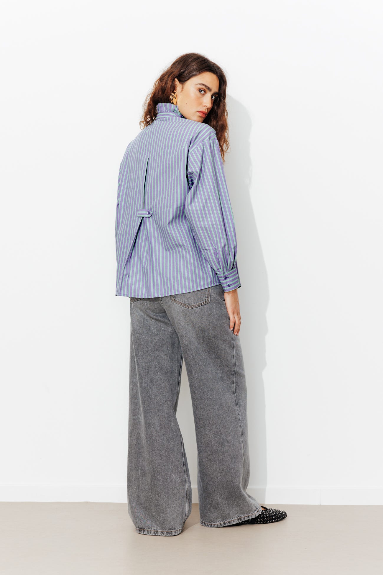 Chemise rayée col frou-frou