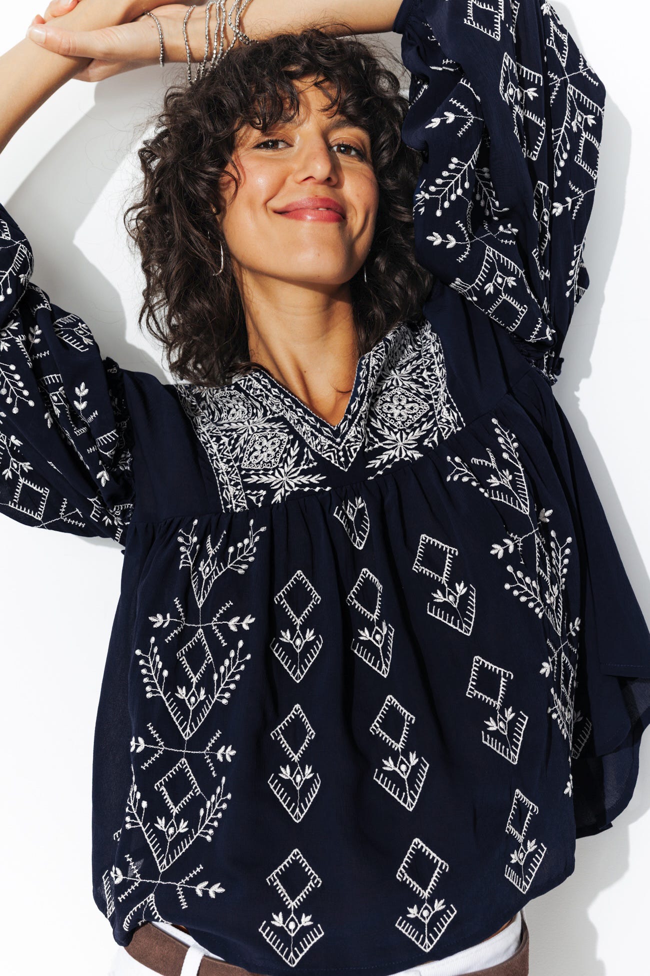 Blouse folk brodée Femme