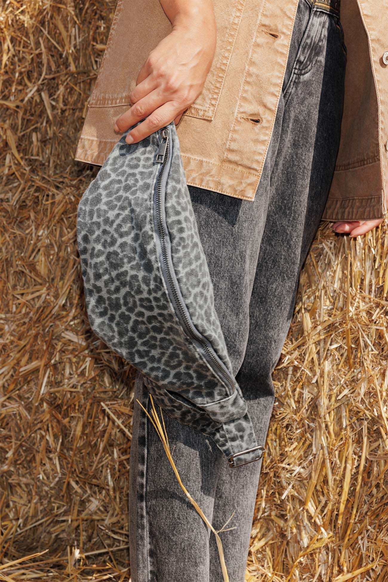 Sac-banane en jean léopard