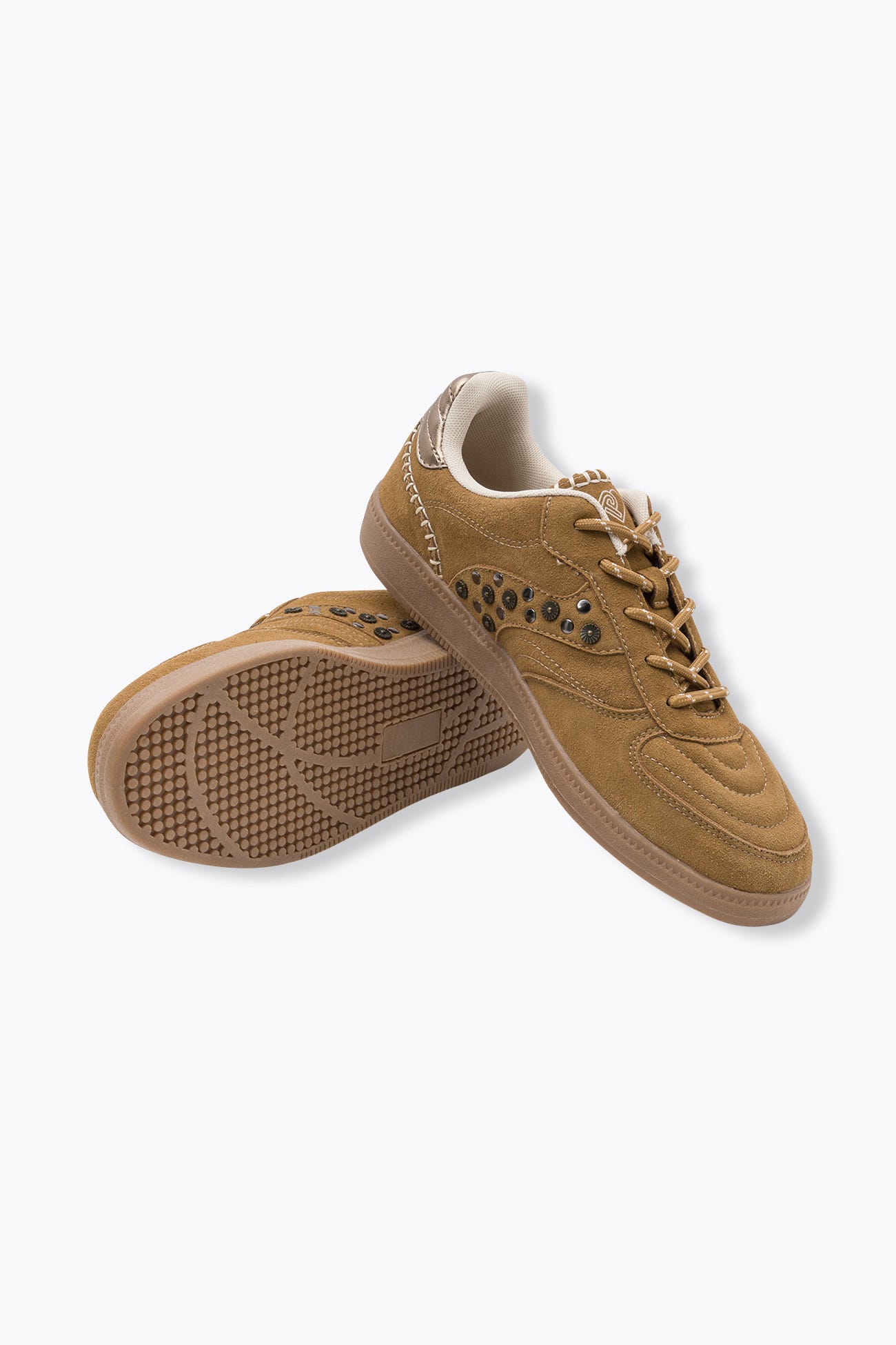 Deportivas tachuelas