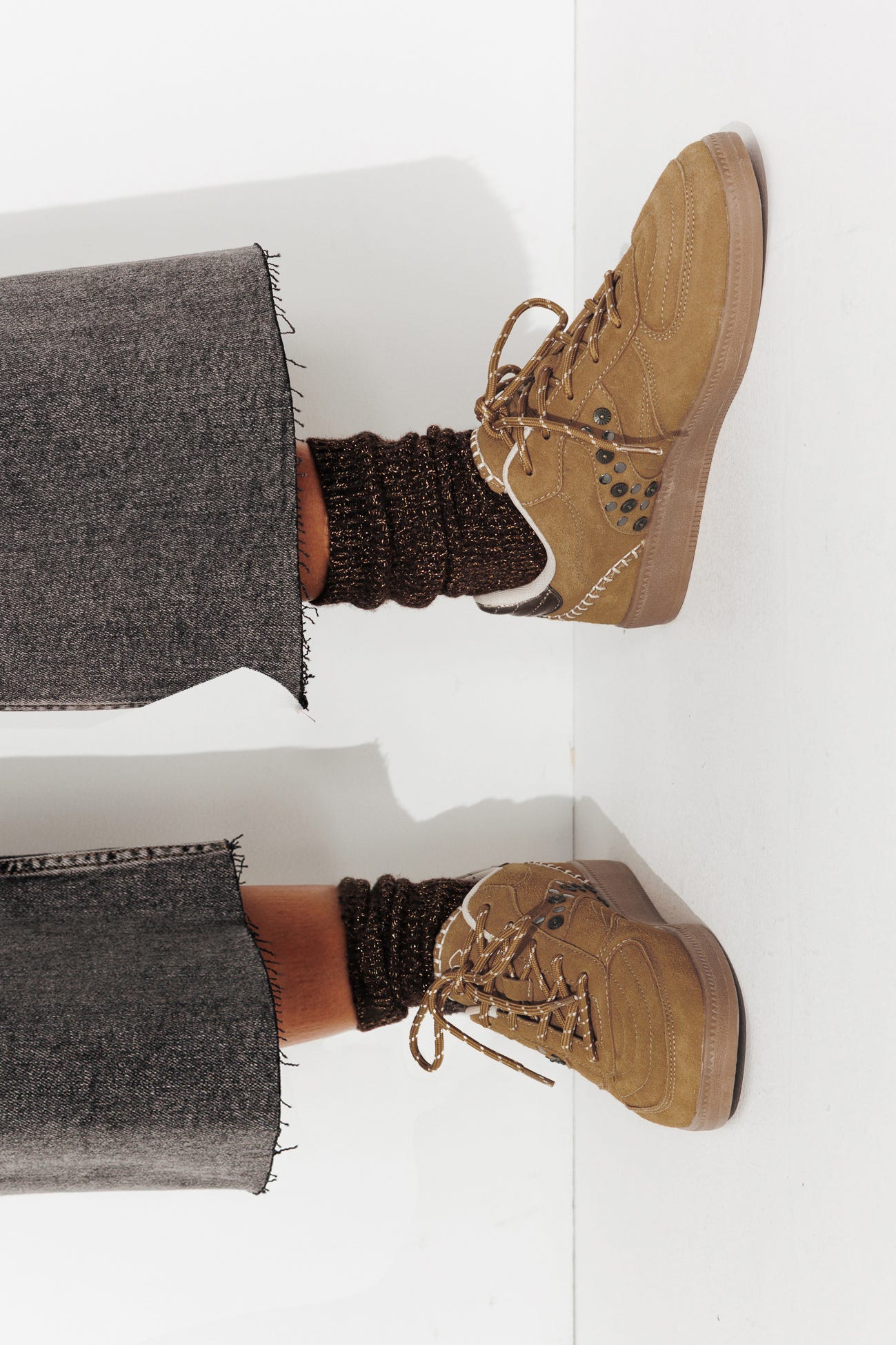 Sneakers con borchie