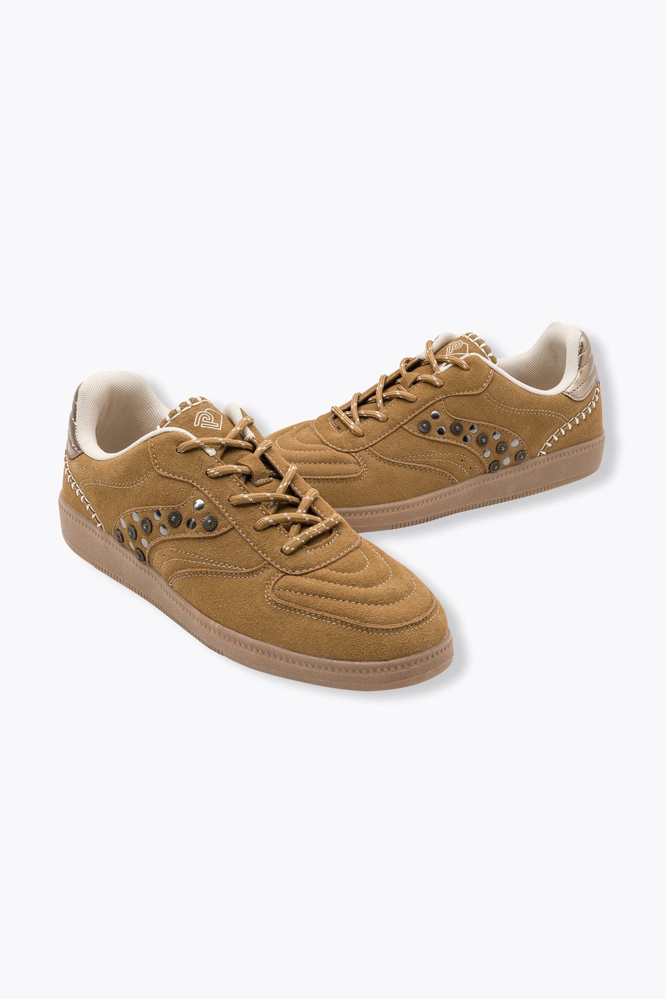Deportivas tachuelas