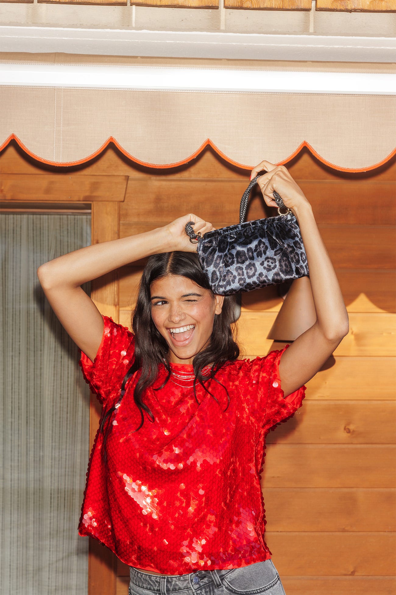 Umhängetasche mit Leomuster