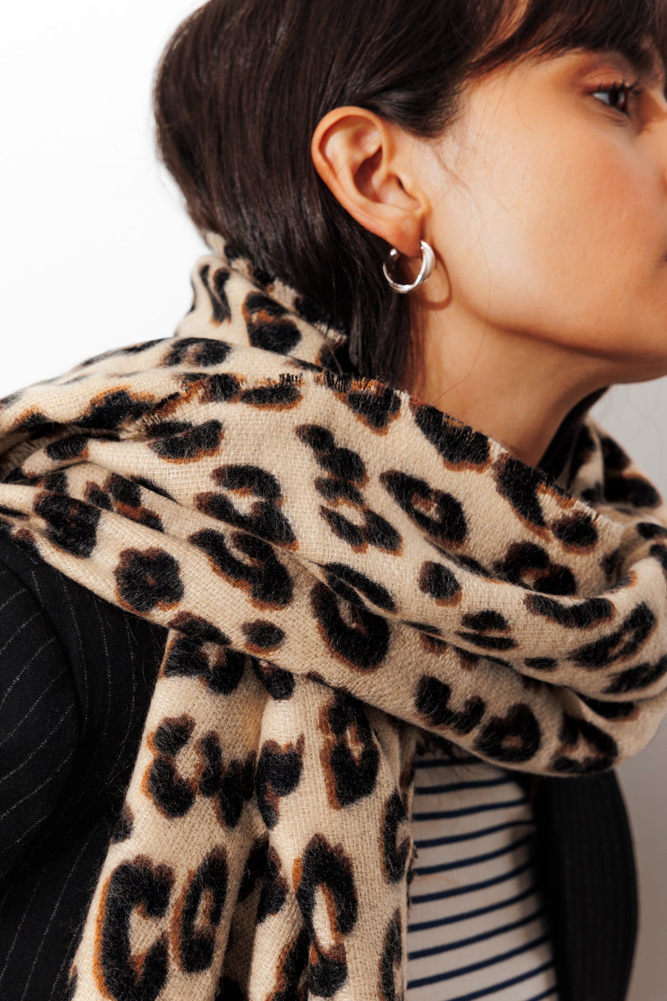 Big leopard scarf