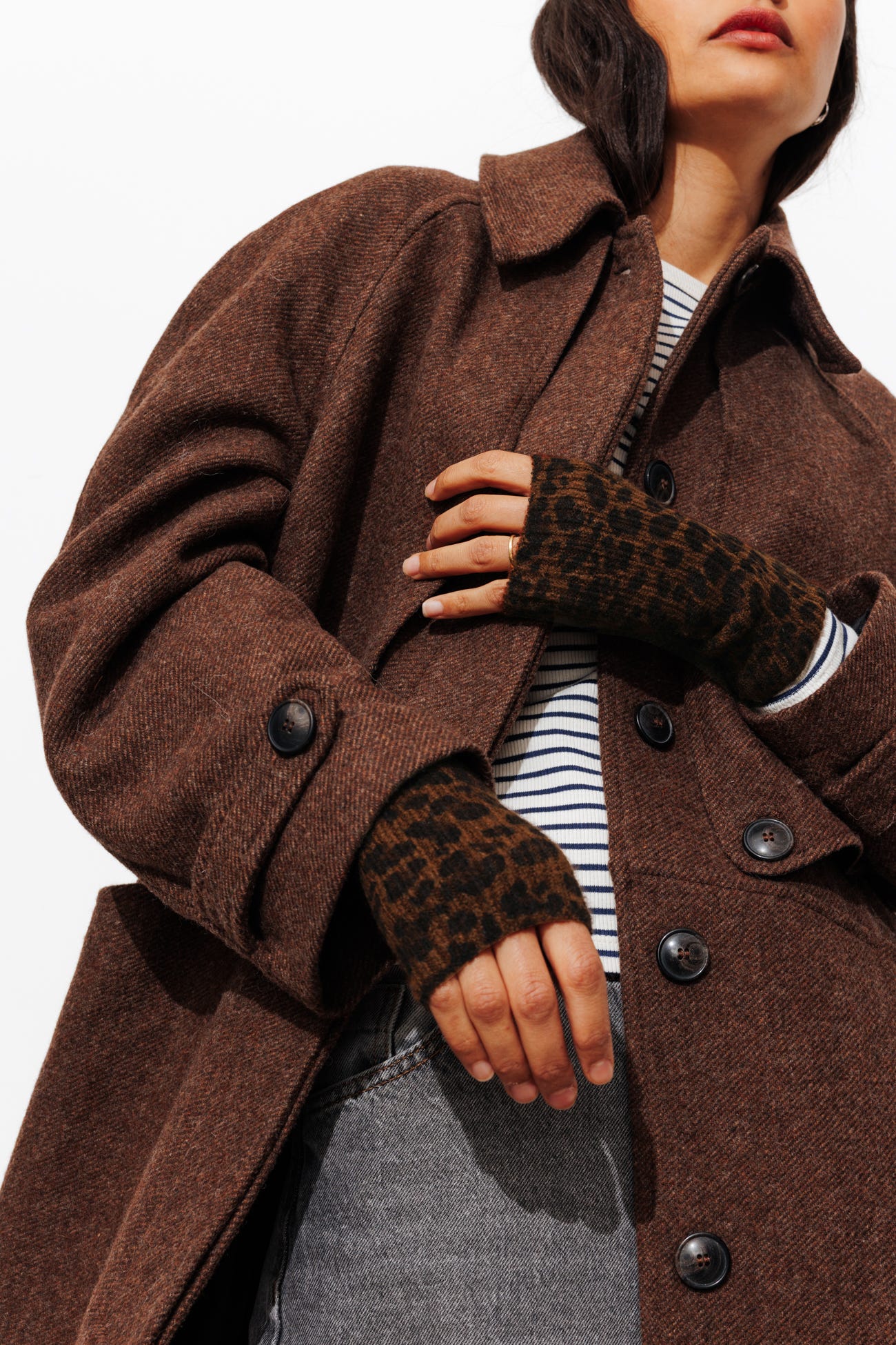 Leopard knit mittens