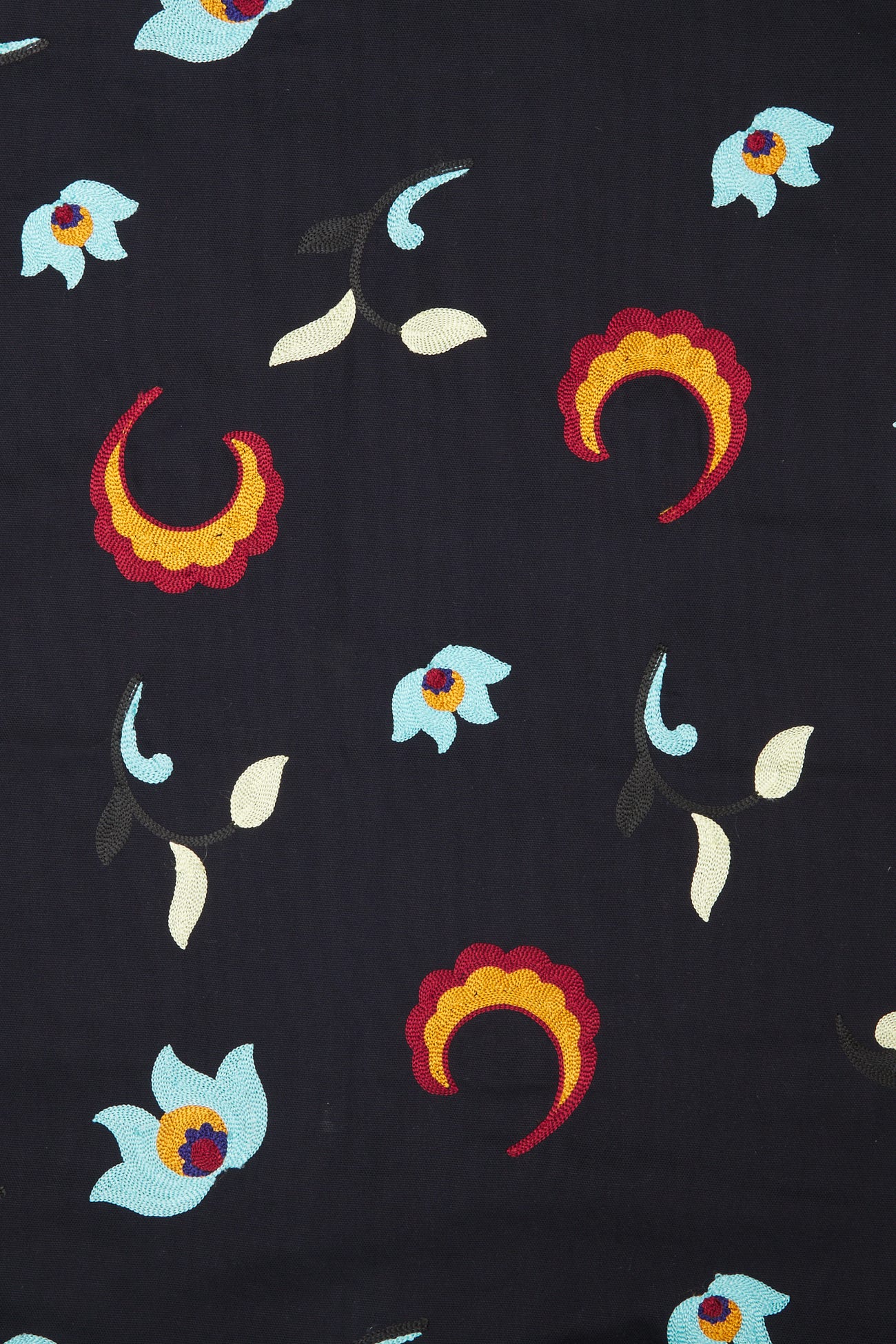 Coupon 2 m en coton brodé