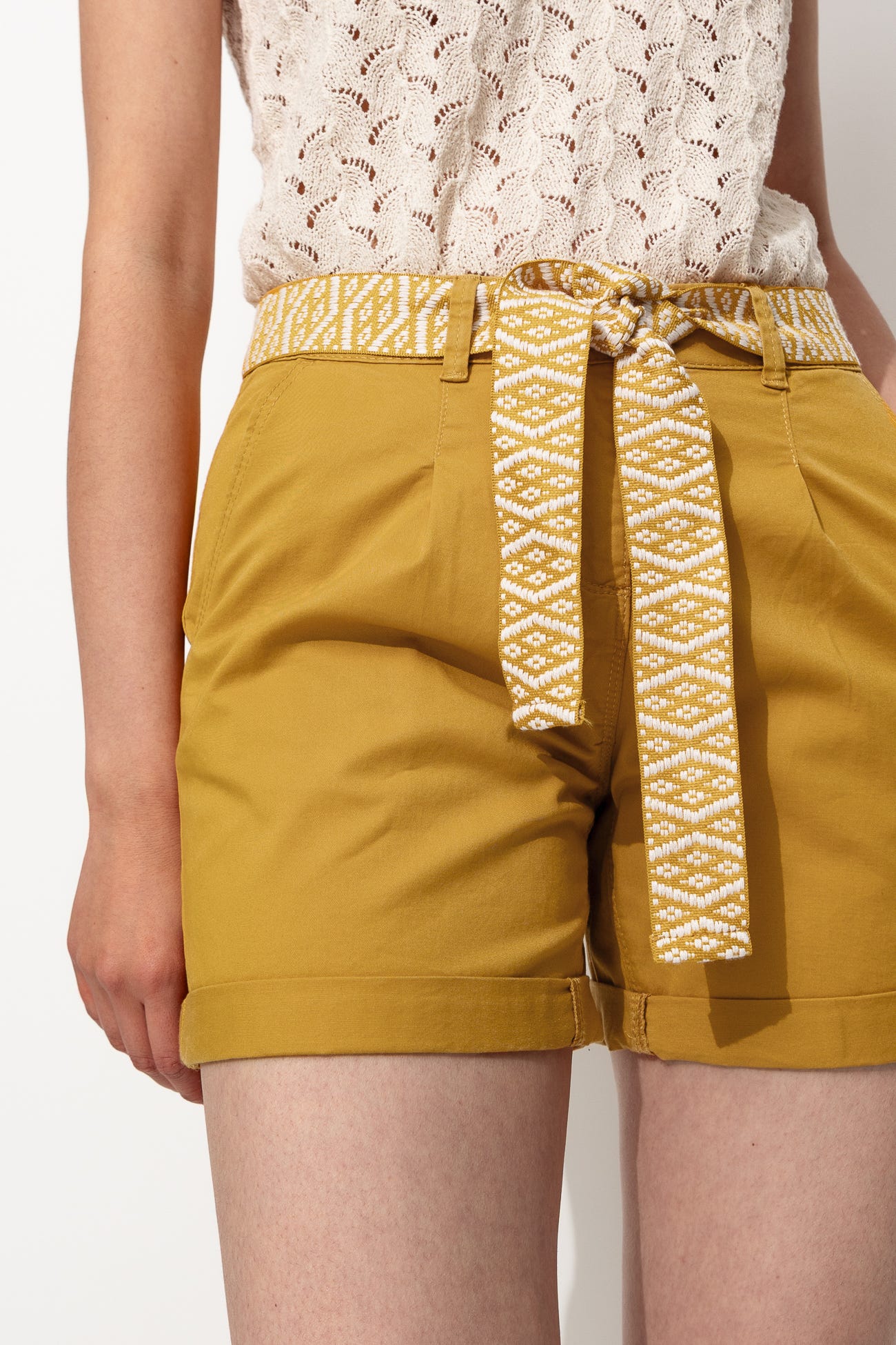 Short pinzas + cinturón