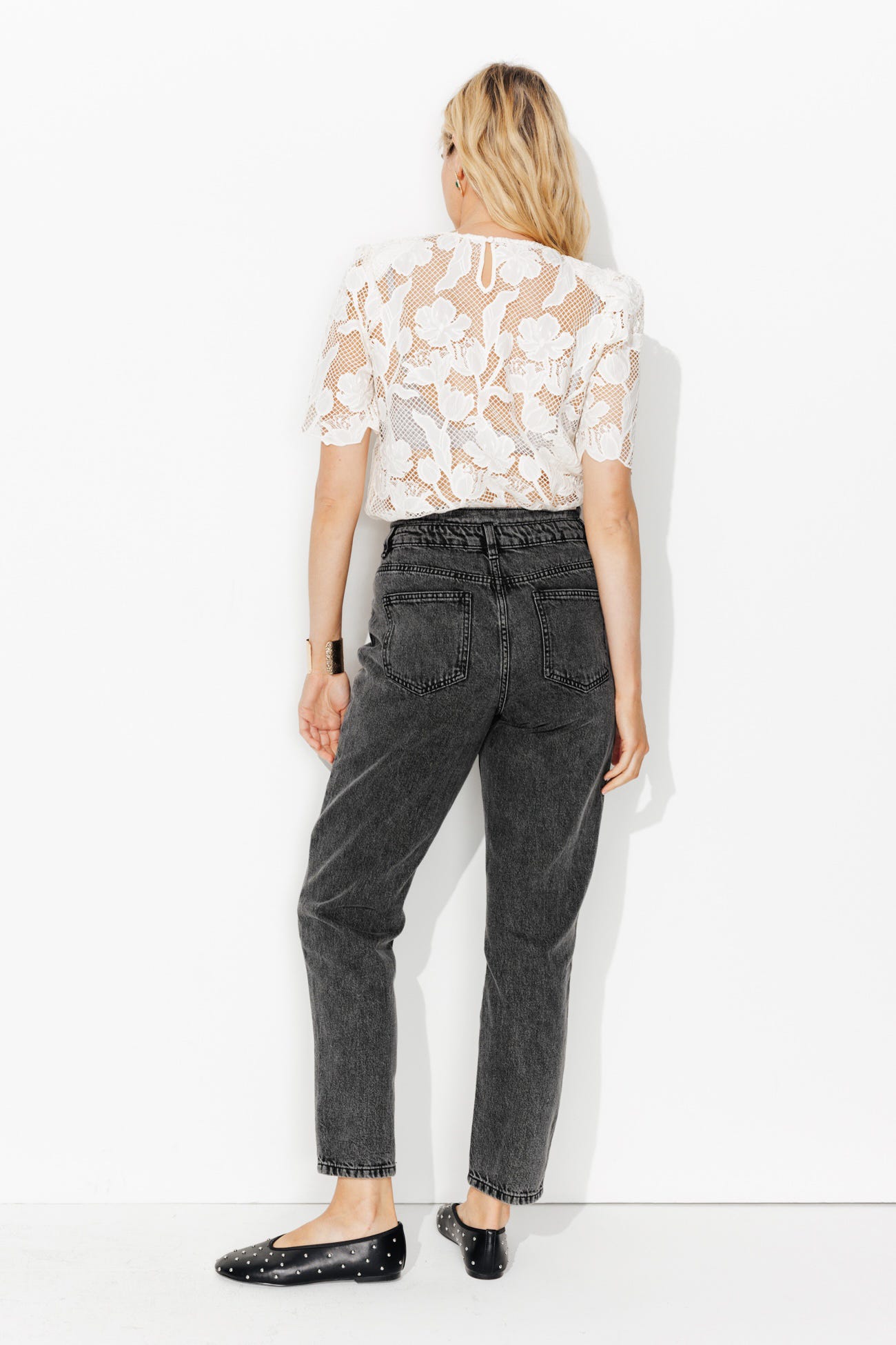 MARCEL haftowane jeansy mom