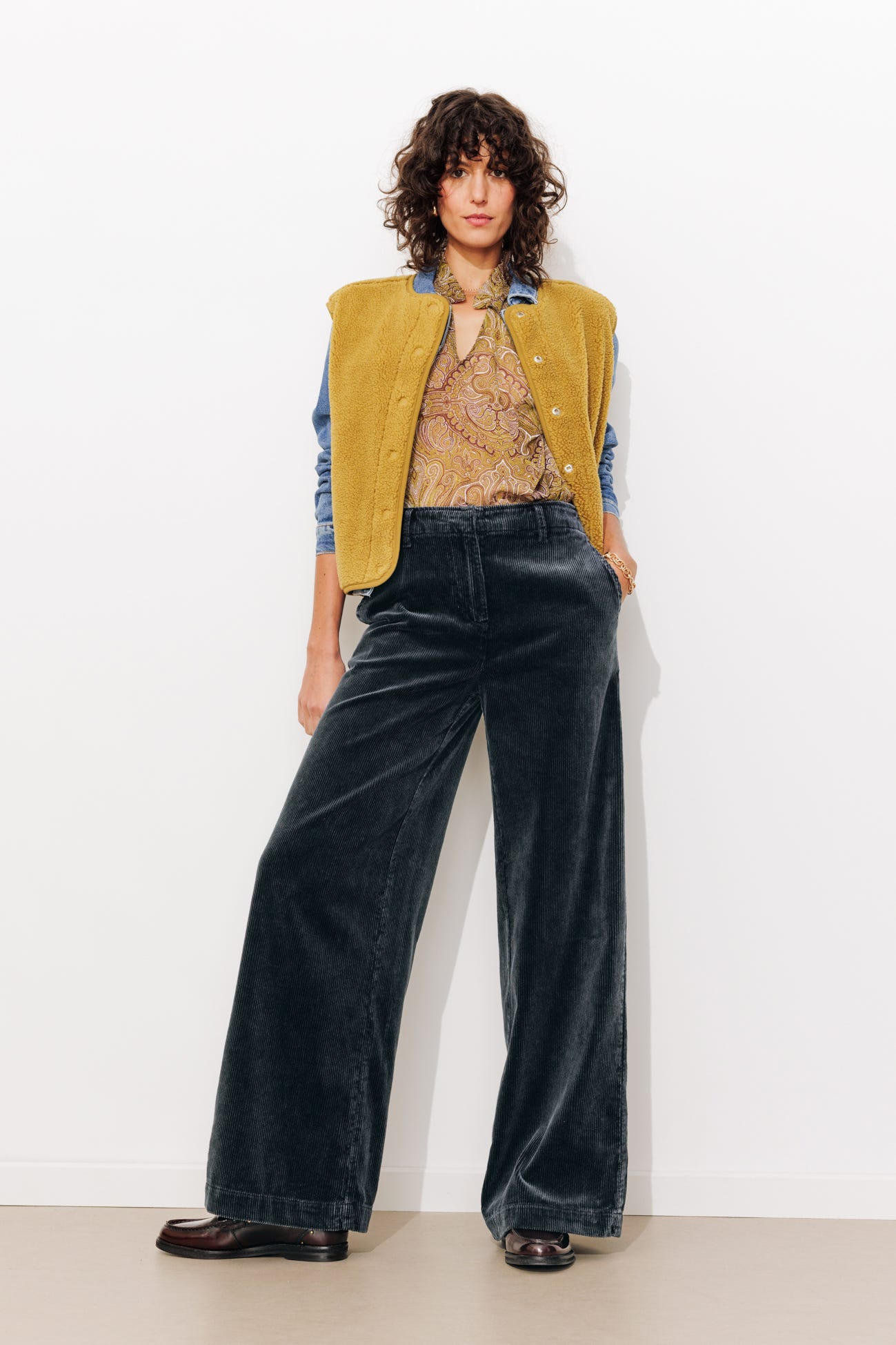 Pantalón ancho pana