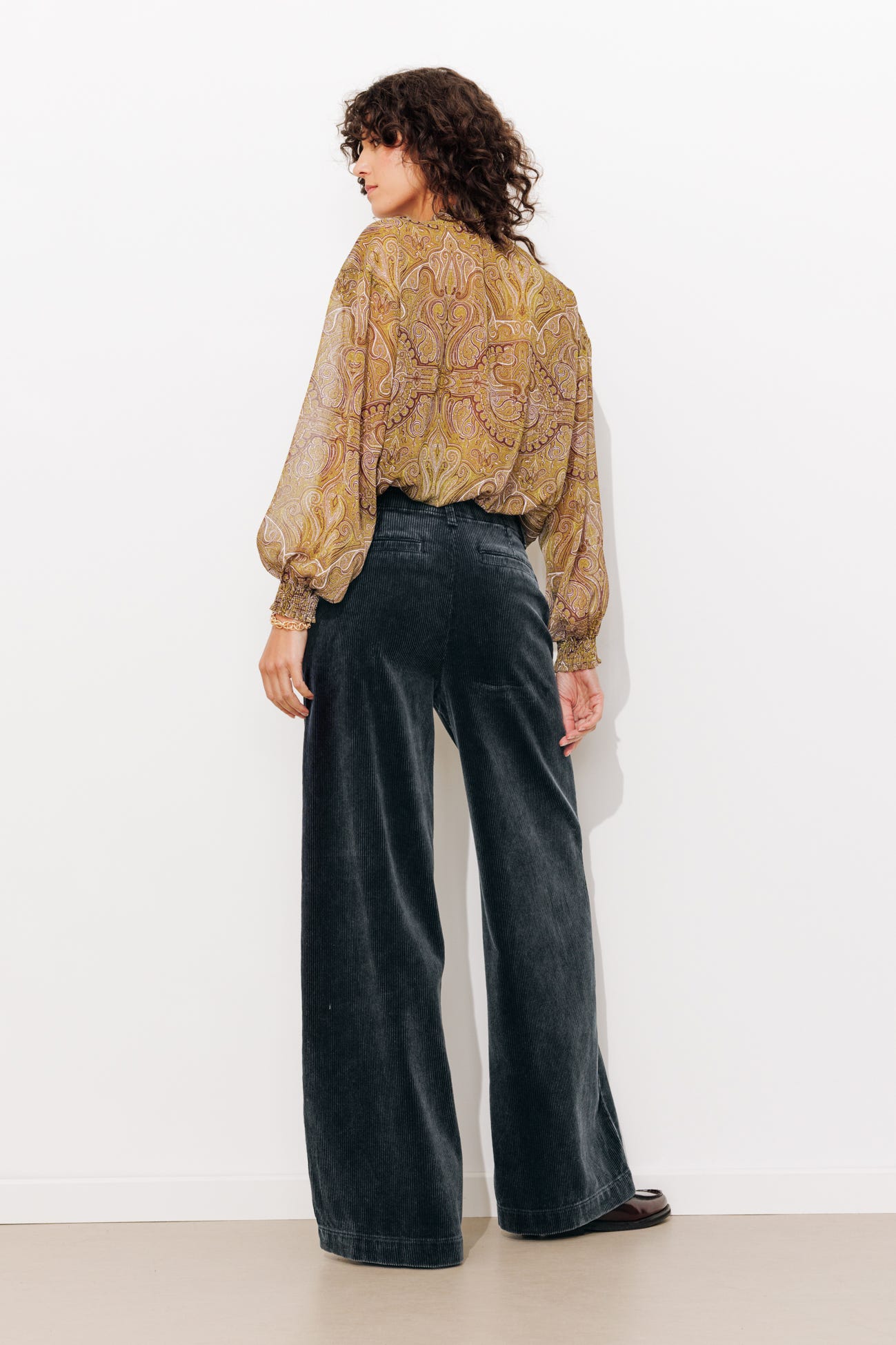 Pantalón ancho pana