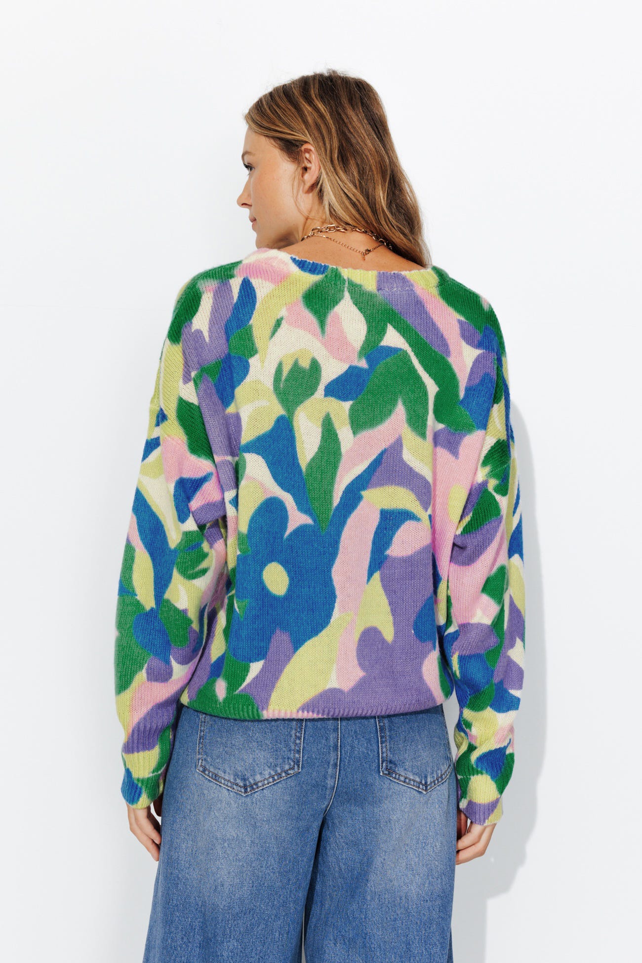 Sweter w kwiatki