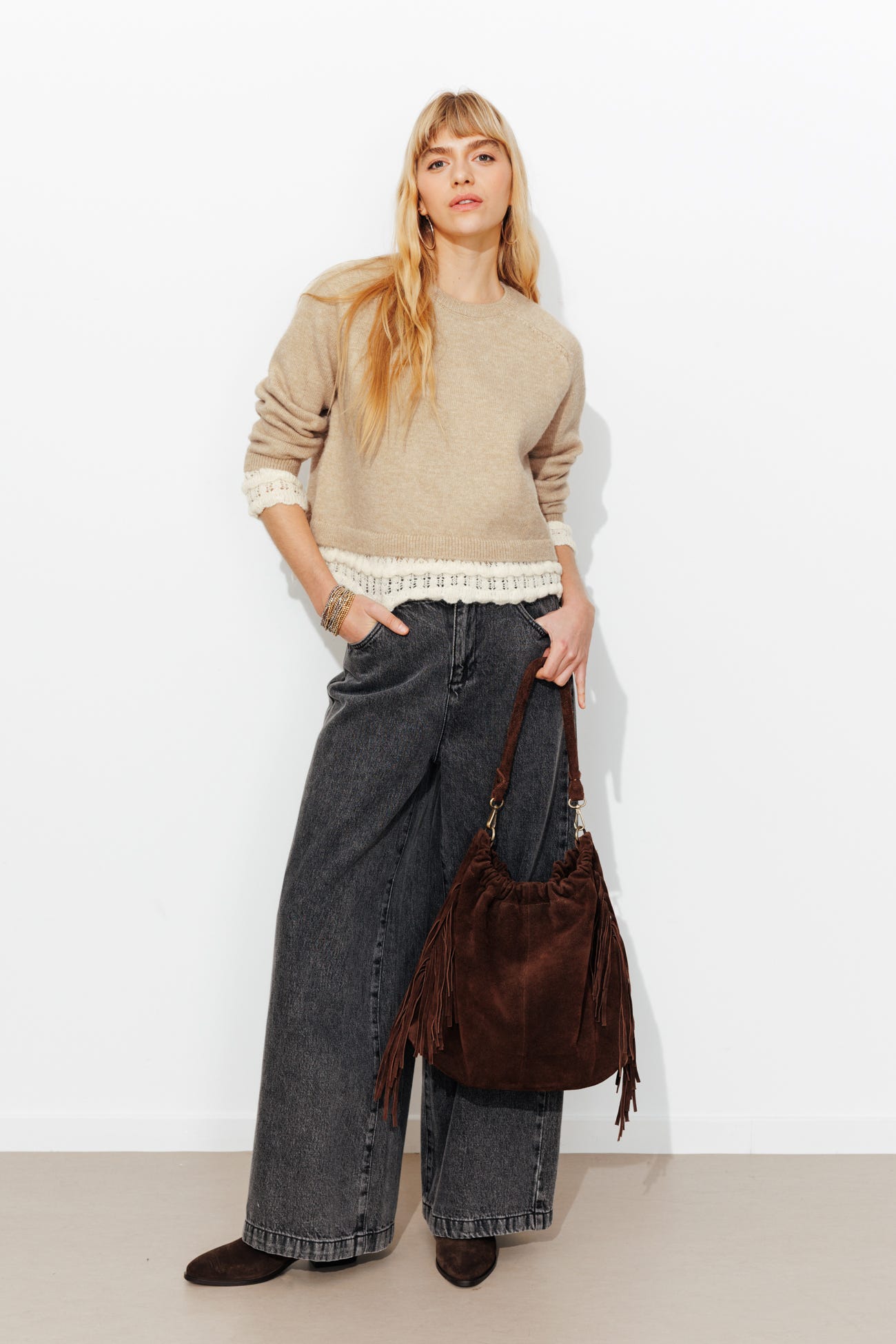 Pull détail maille crochet