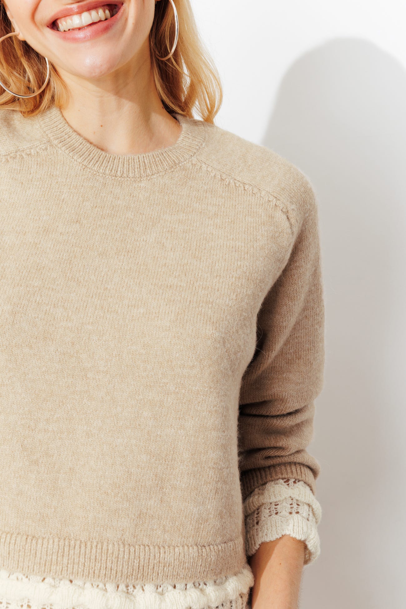 Pull détail maille crochet