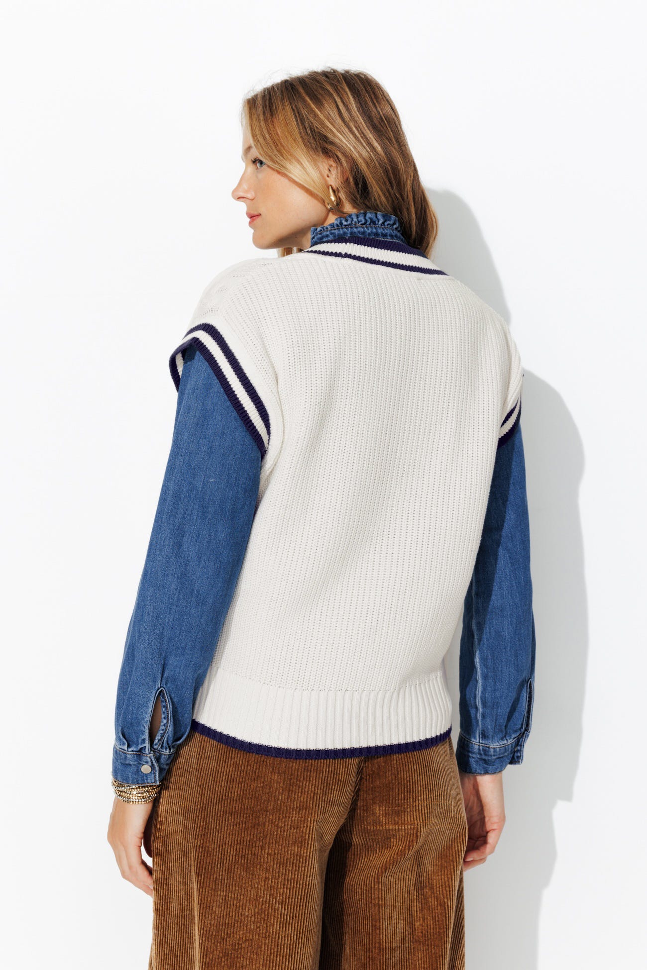 Pull torsadé sans manches