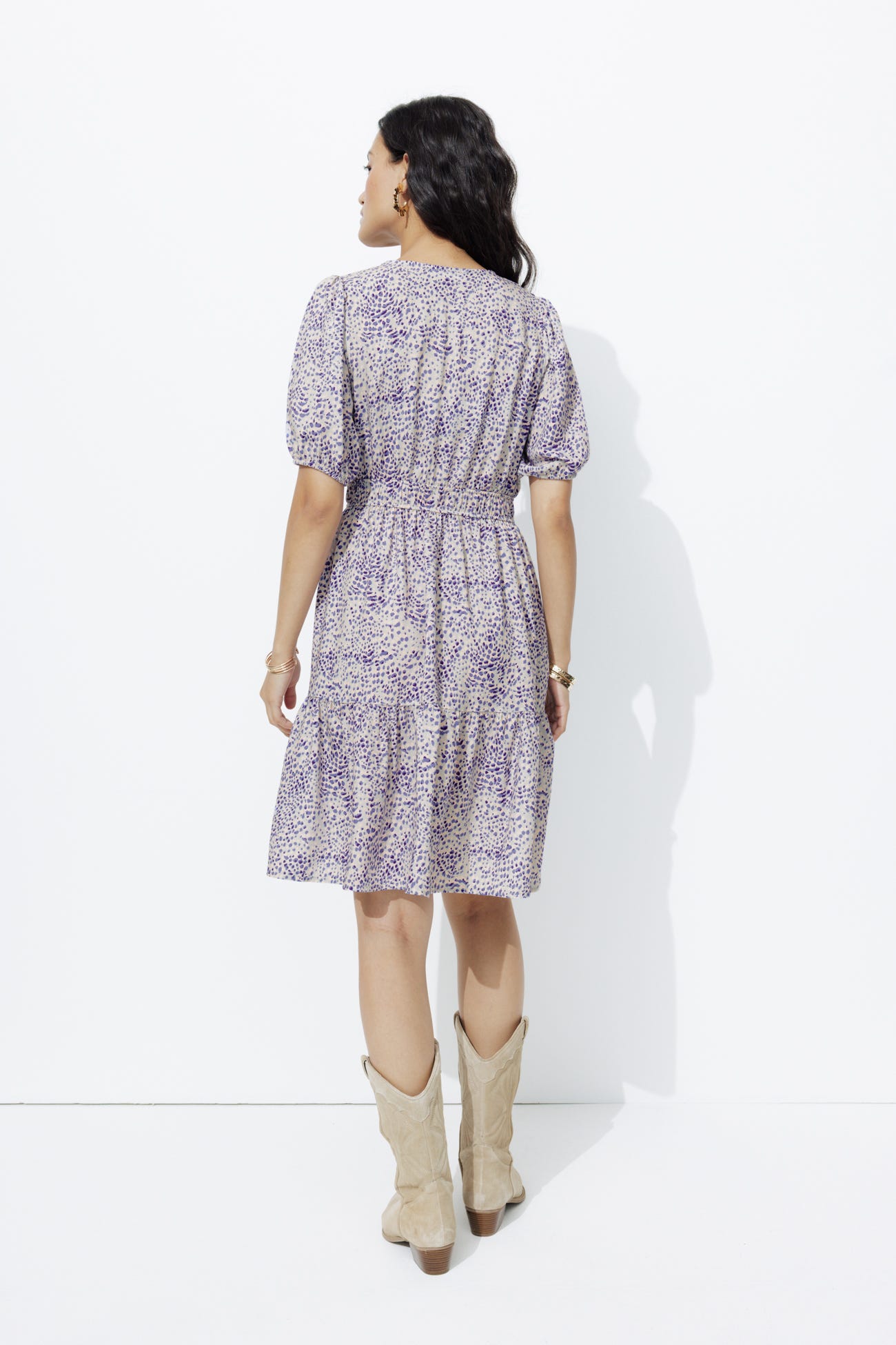 Kurzes Ecodesign-Kleid