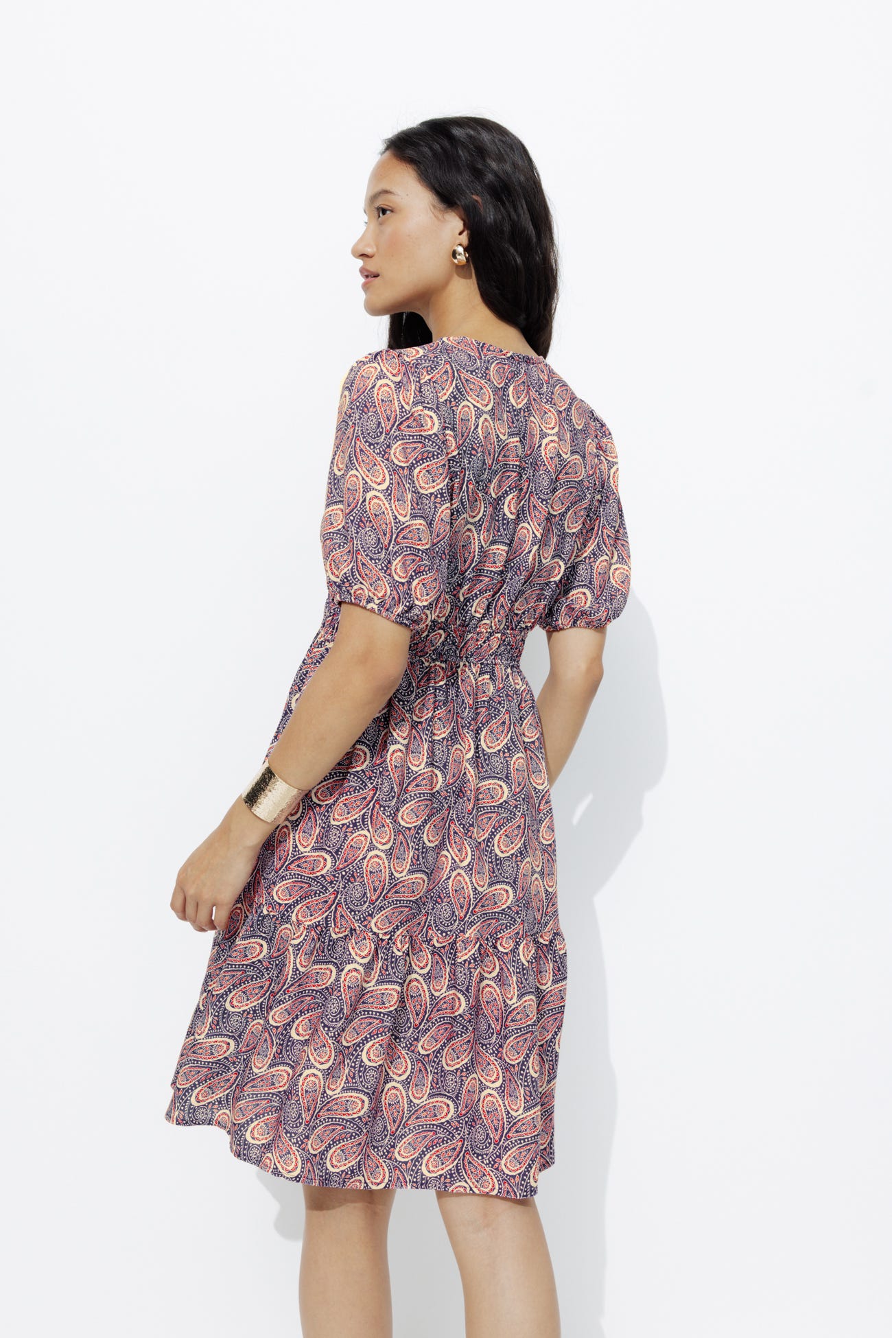 Kurzes Ecodesign-Kleid