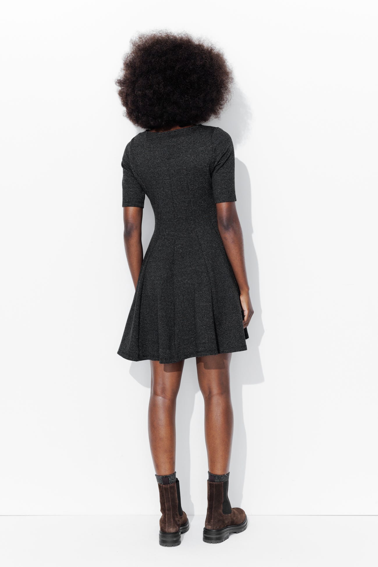 Robe courte manches courtes