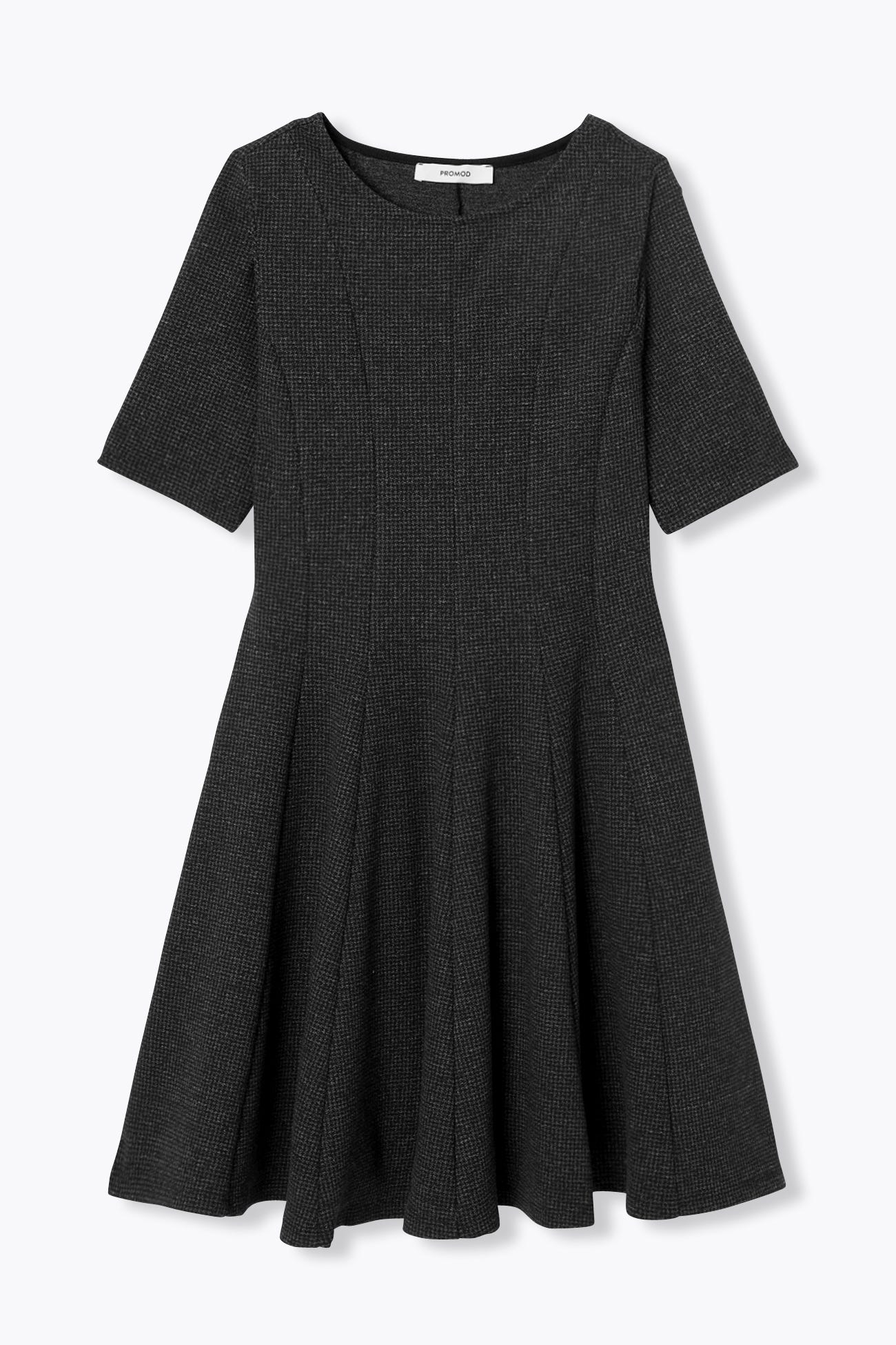 Robe courte manches courtes