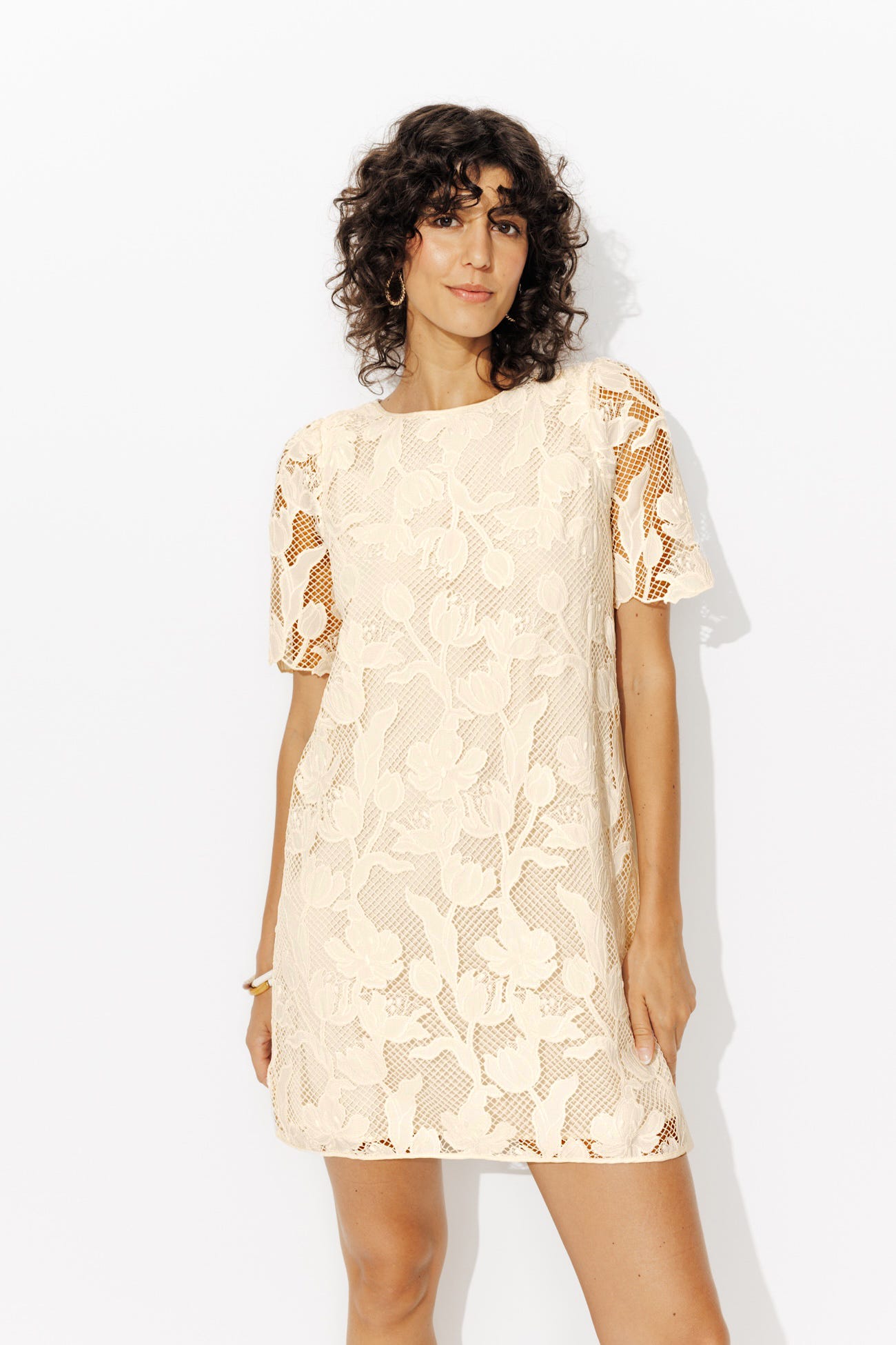Robe courte en guipure Femme