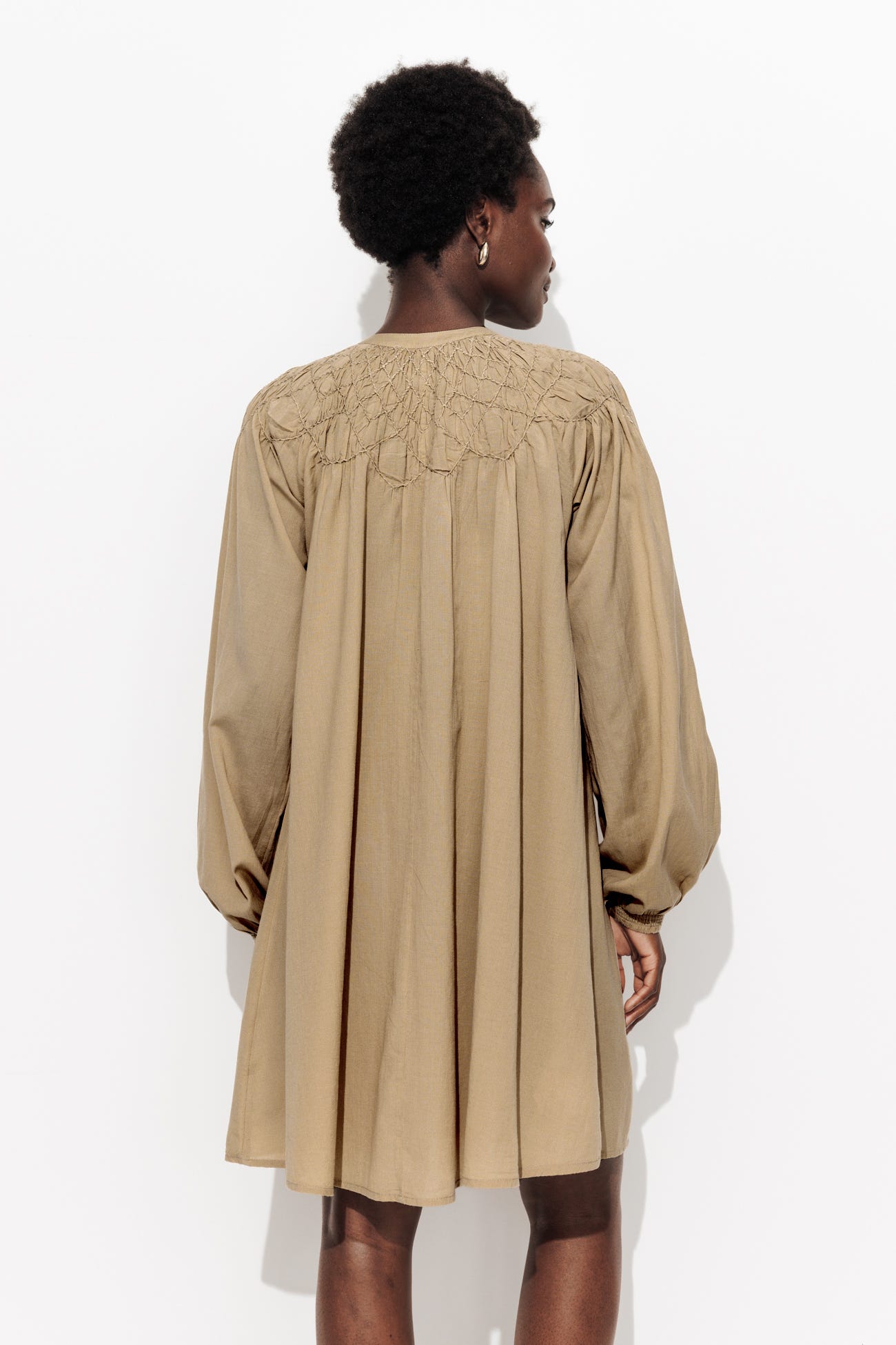 Robe évasée brodée Femme