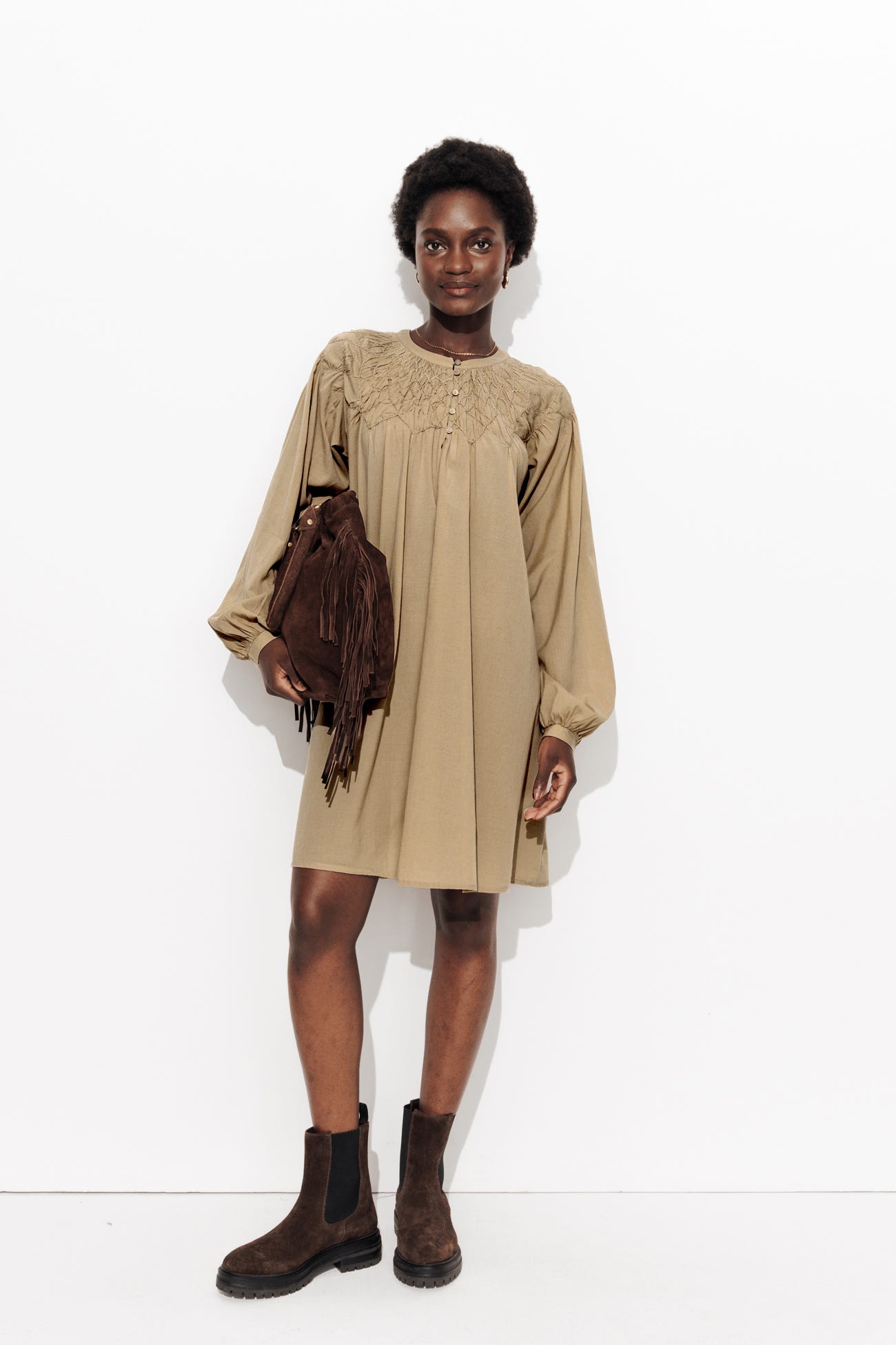 Robe évasée brodée Femme