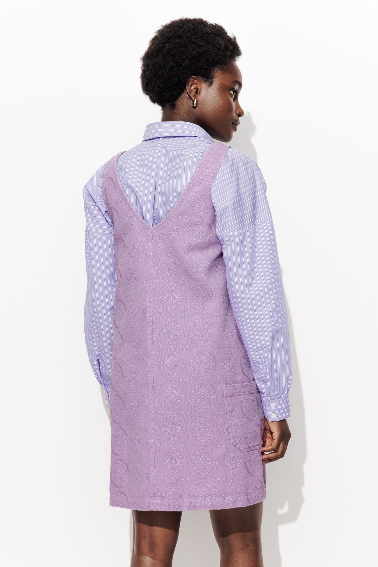 Robe courte brodée Femme