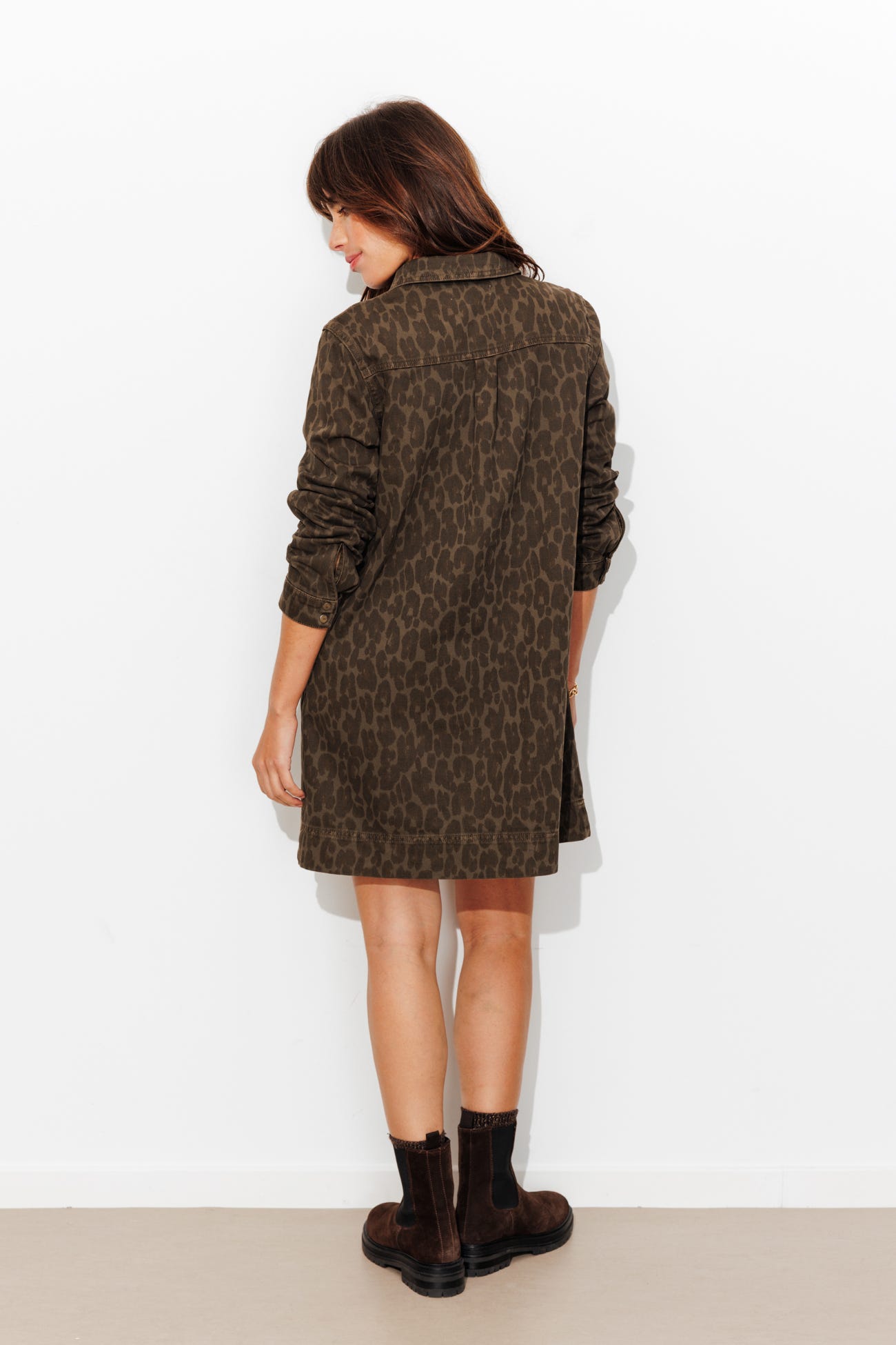 Robe courte en toile léopard