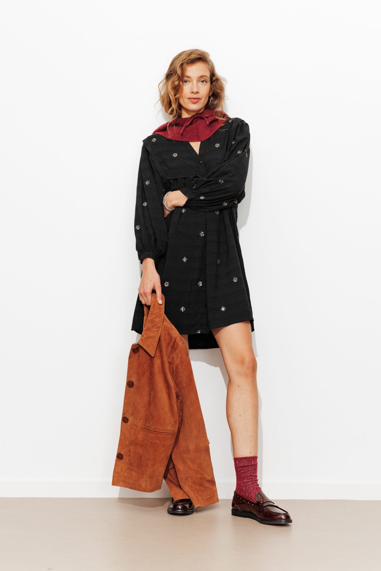 Robe courte à sequins brodés