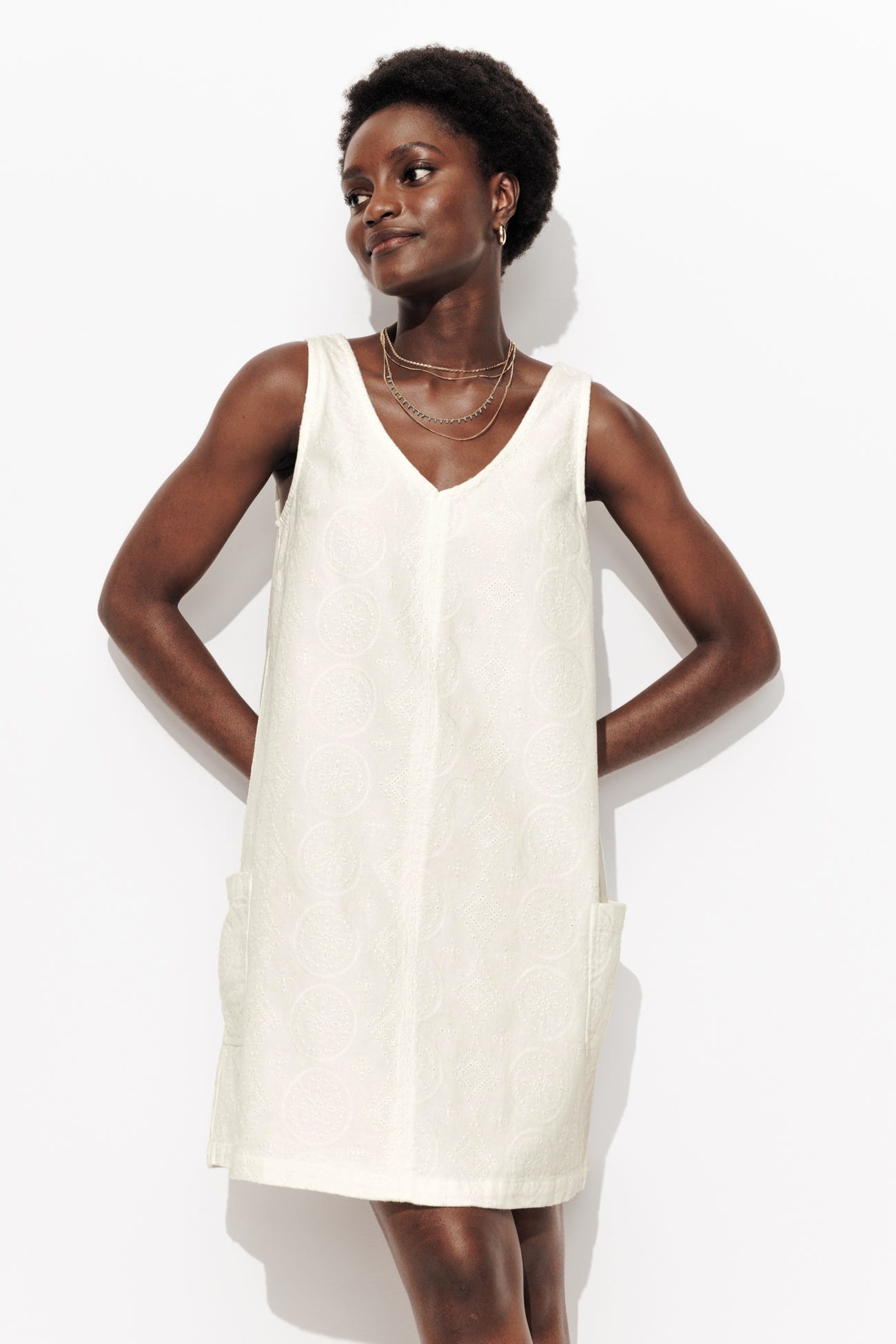 Robe courte brodée Femme